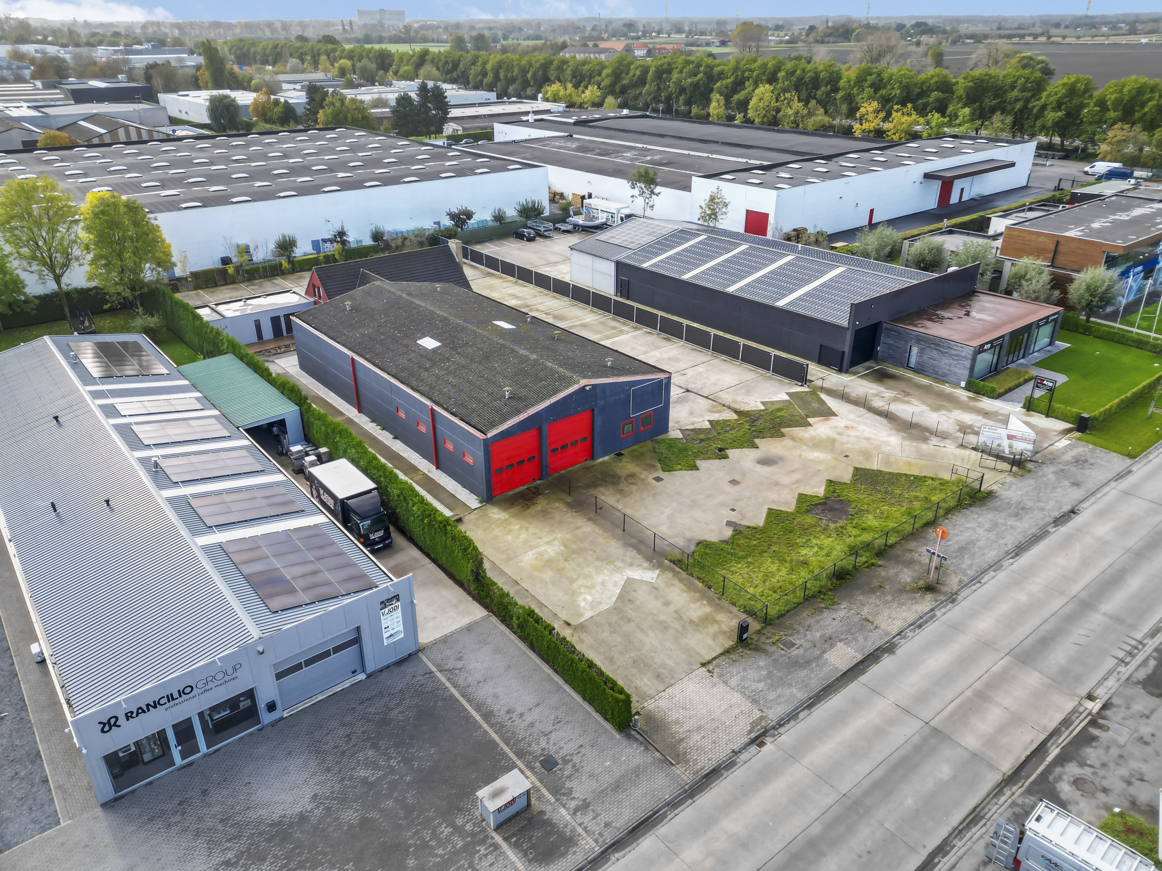 Alweer een succesvolle bemiddeling van March bij de verkoop van een loods met kantoorruimte langs een toplocatie in Brugge.