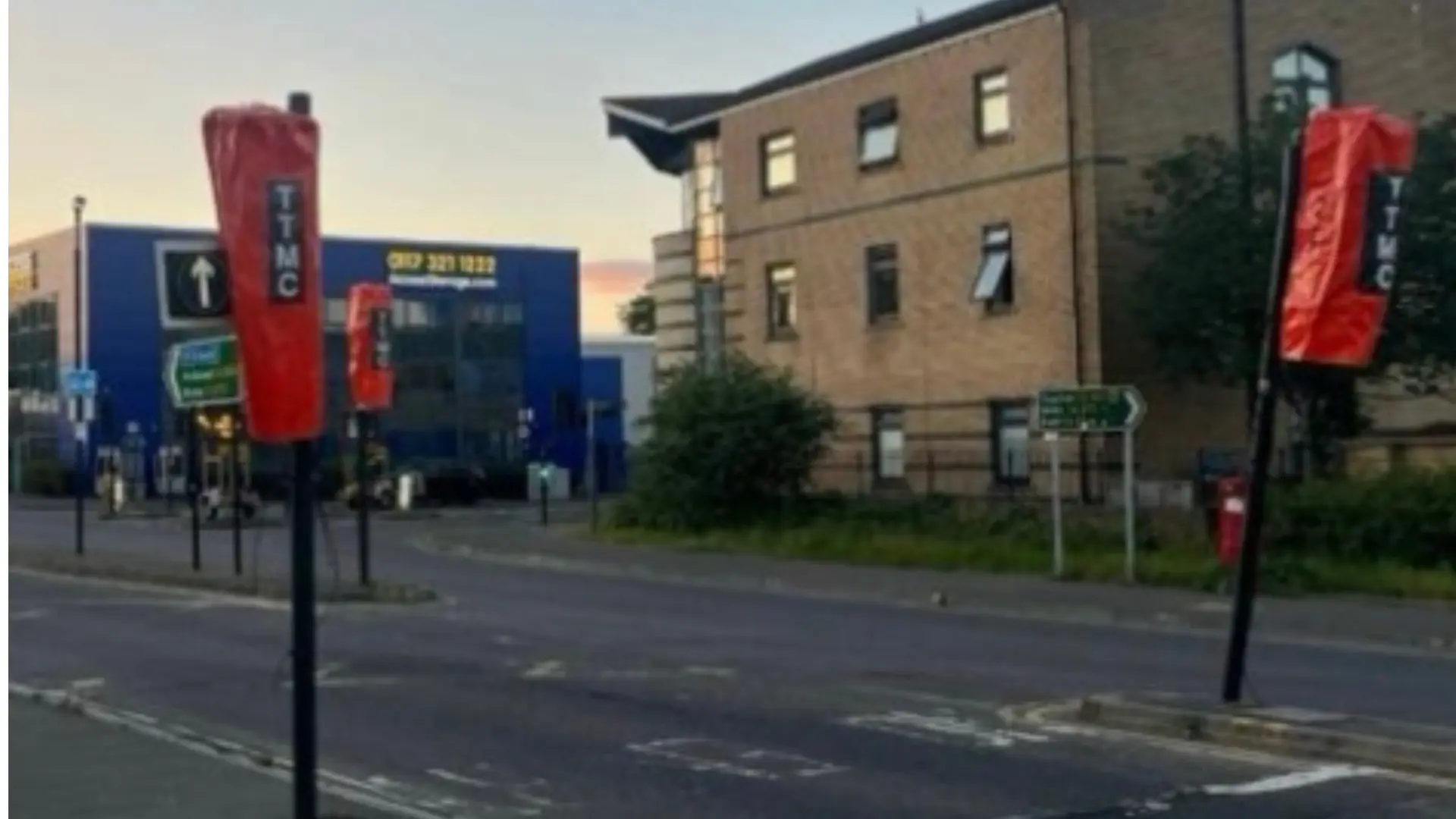 Stadia Concert Traffic Management: Sub-2-Minute Signal Bagging at a Live Level Crossing