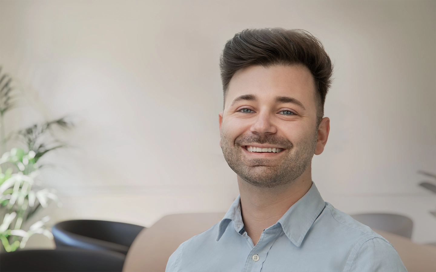 Porträt von Sam Gremberger, Leitung Webdesign & Suchmaschinen bei der aviate Werbeagentur
