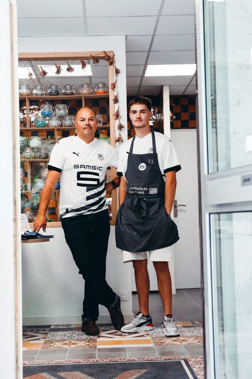Tony et Matthieu Luco devant leur boutique place Saint Germain