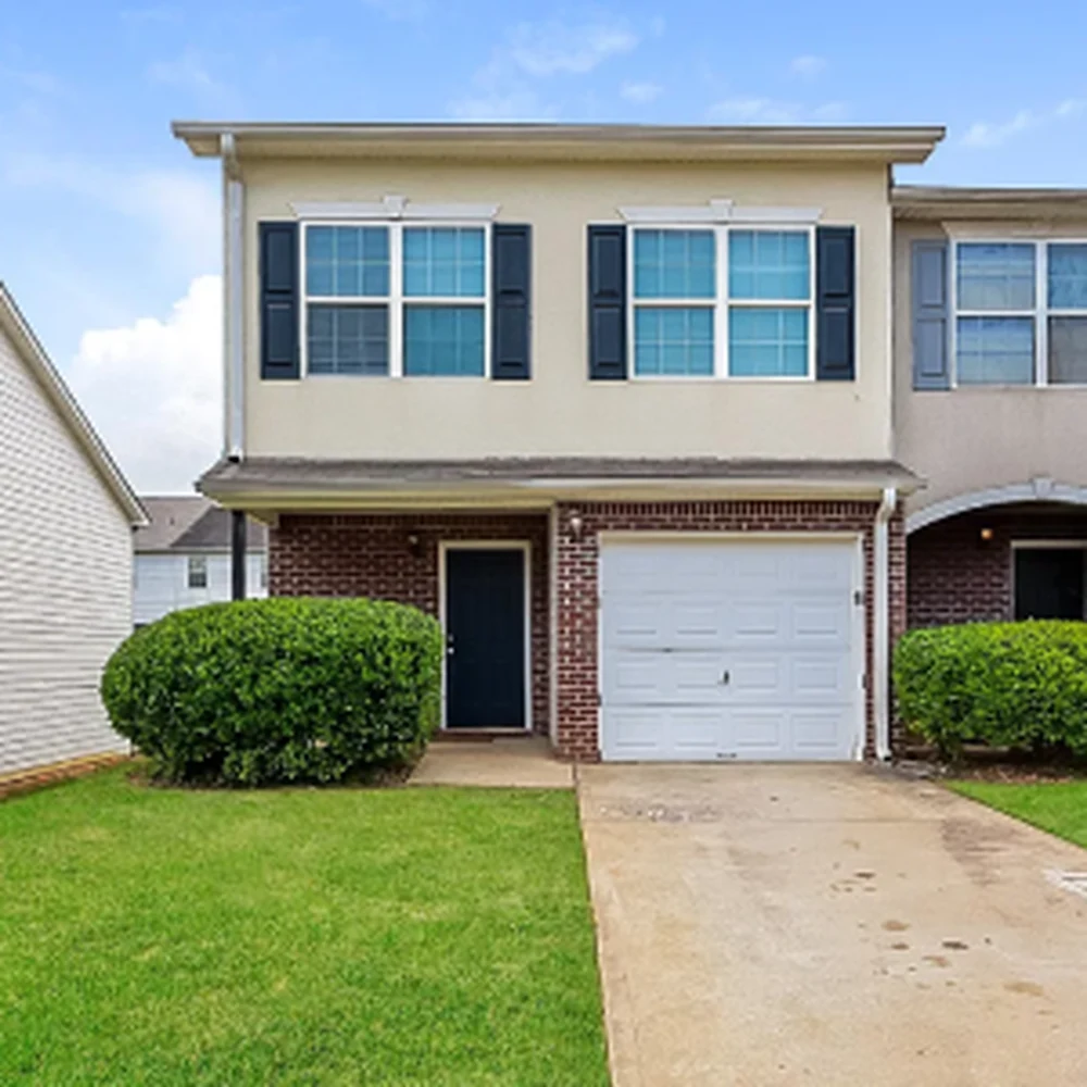 Exterior view of 709 Georgetown Ct single-family home in Jonesboro, Georgia