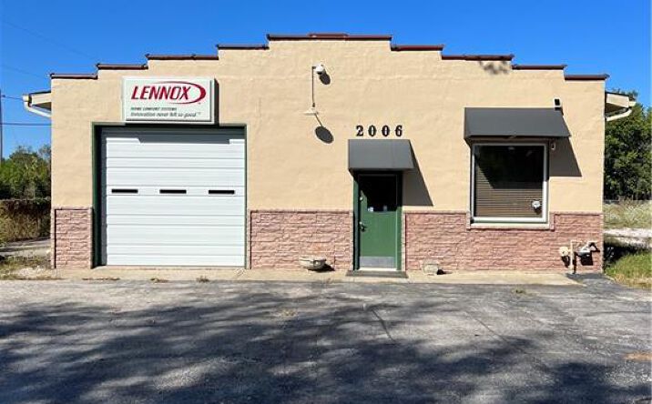 A single commercial building in Greenwood, MO