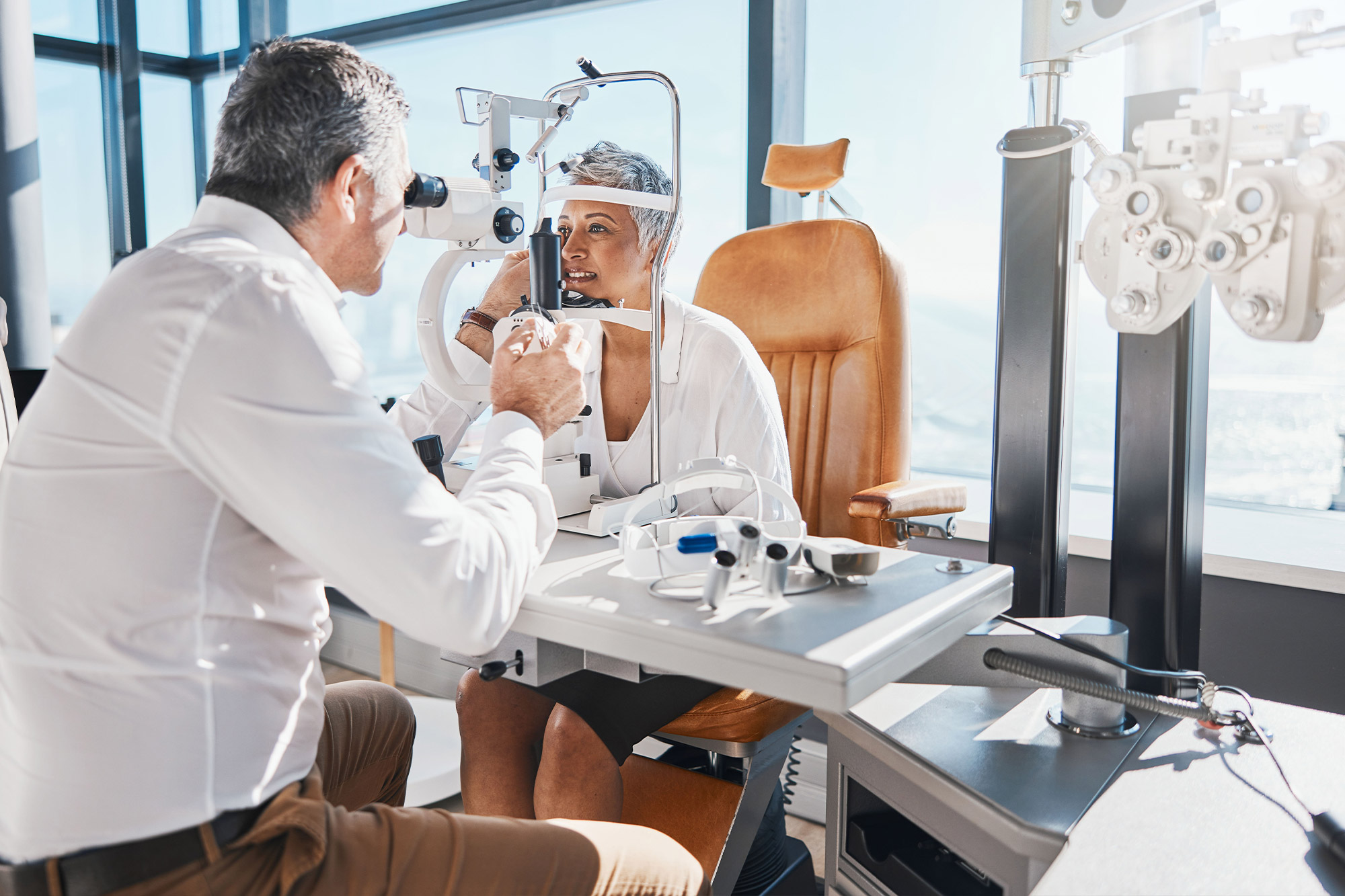 When to See an Ophthalmologist vs. Optometrist: A Patient's Guide