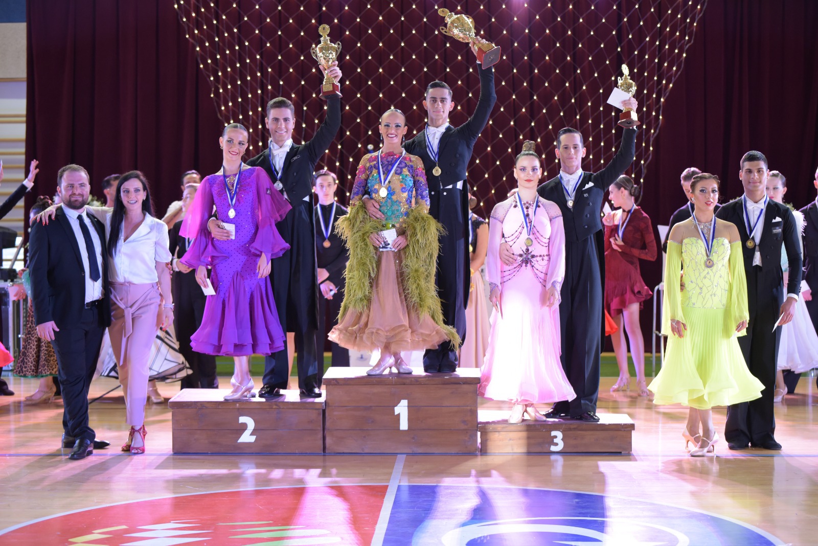 מקום ראשון ריקודים סלונים