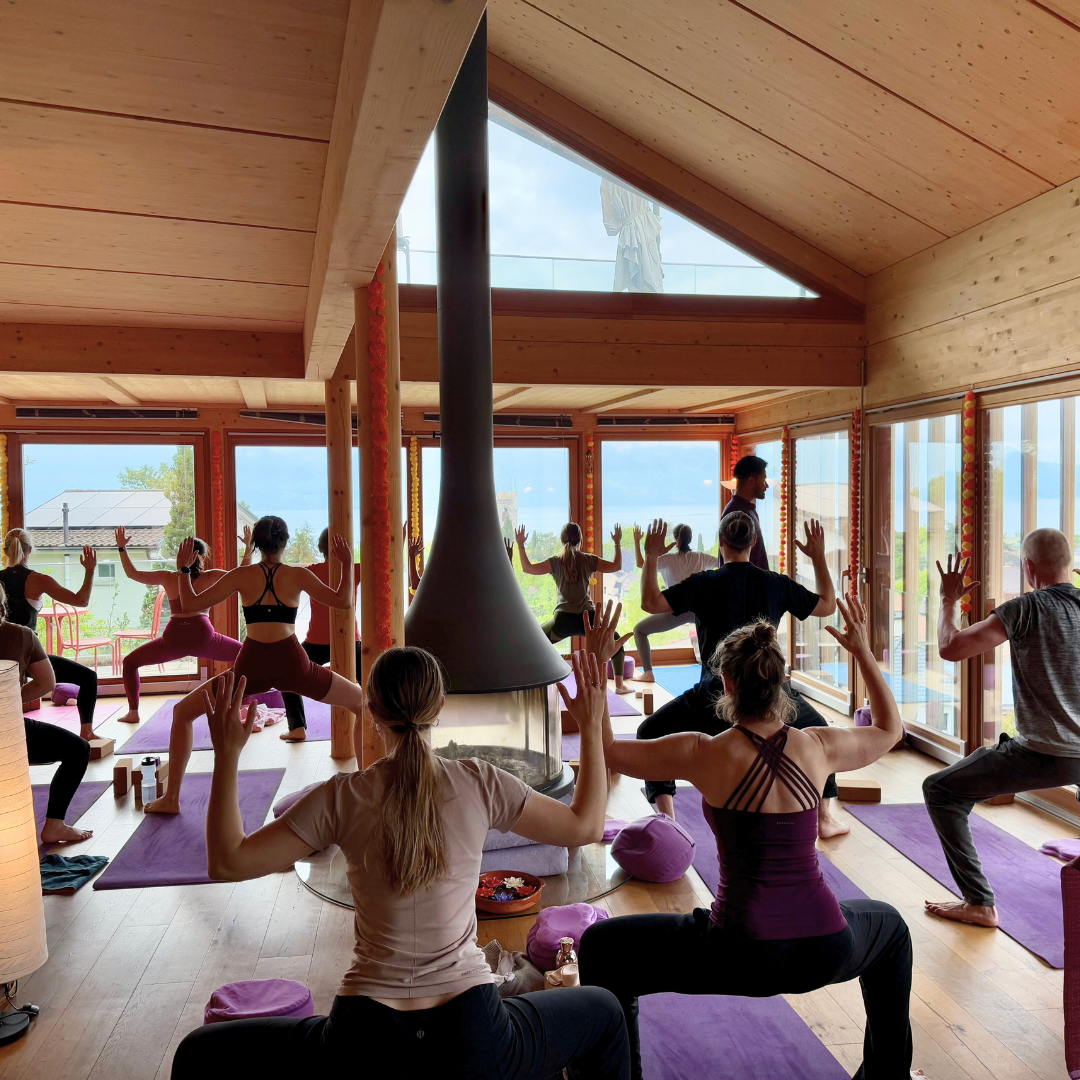 group-yoga-class-vevey-studio