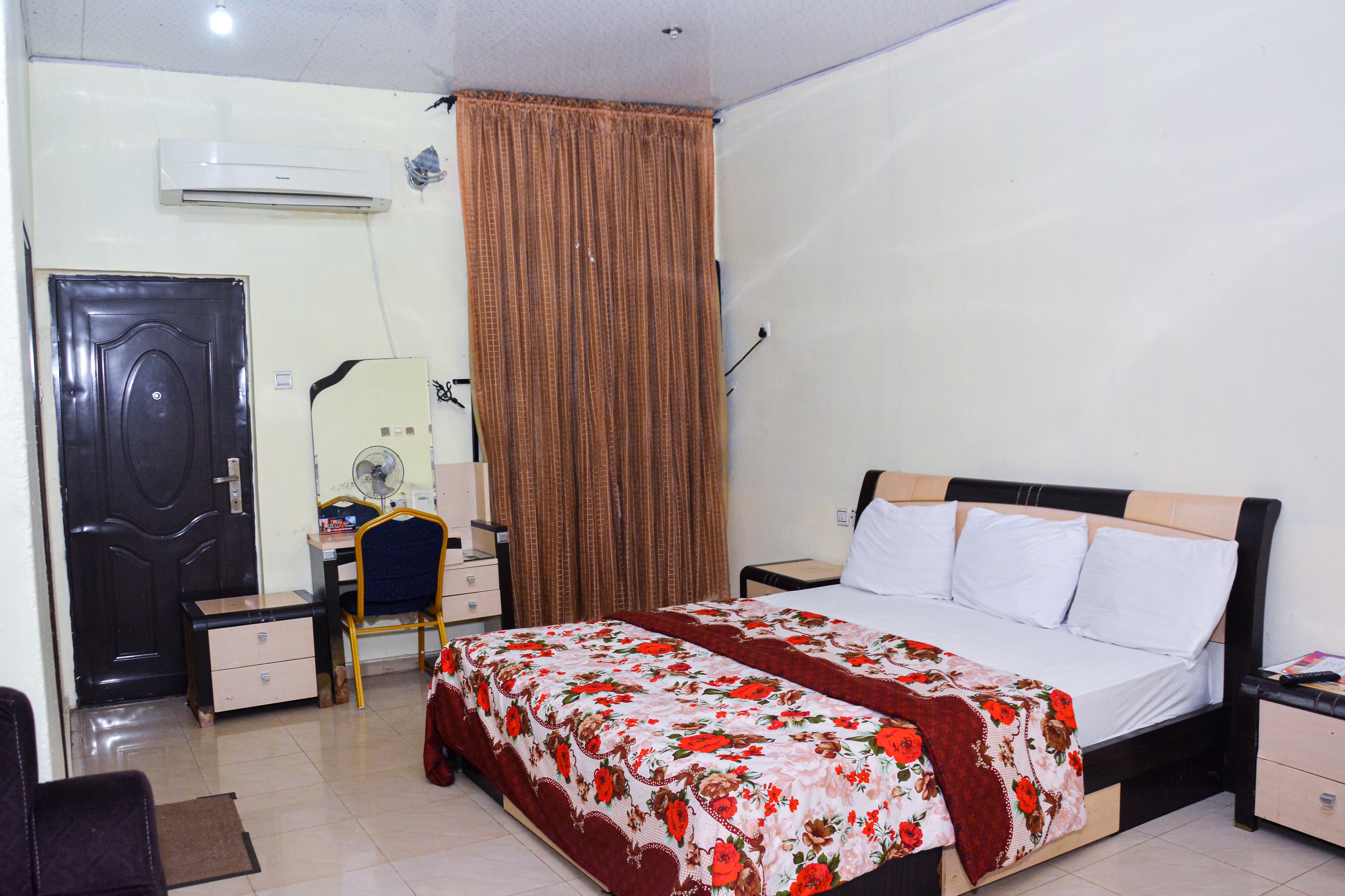 Royal Executive Room