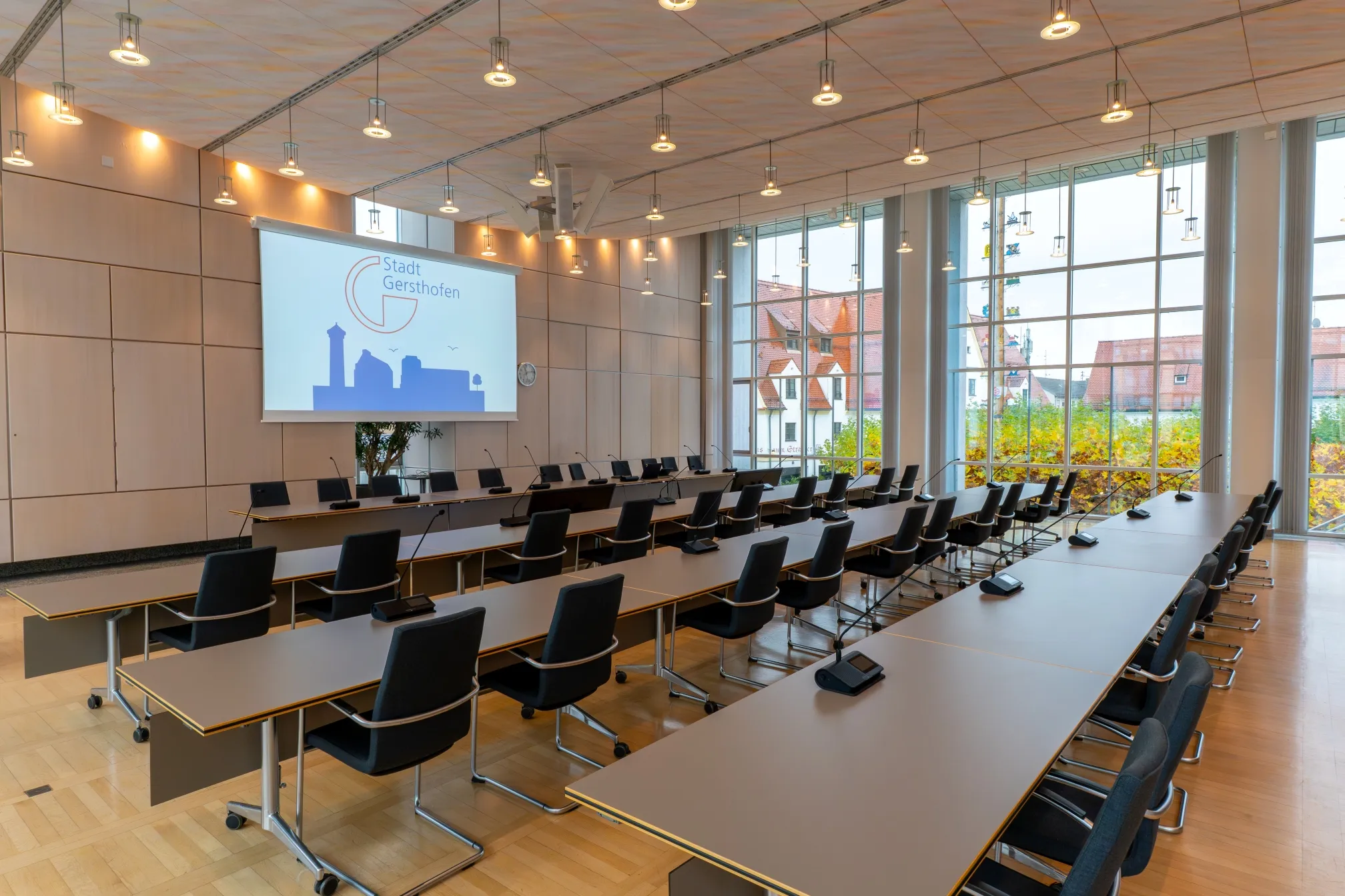 Hybrider Sitzungssaal