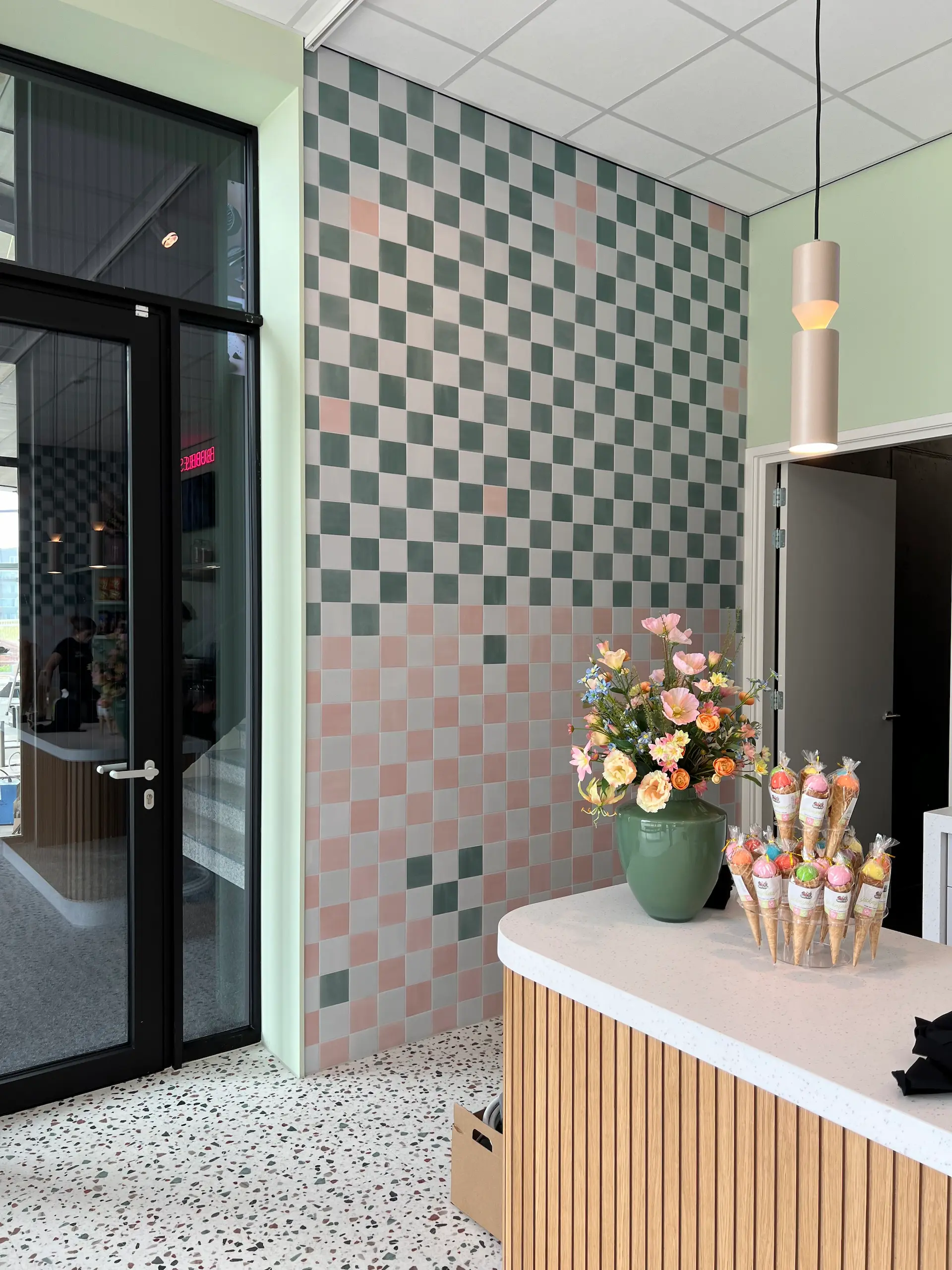 Wandtegels kiezen: kleuren, stijlen en combinaties