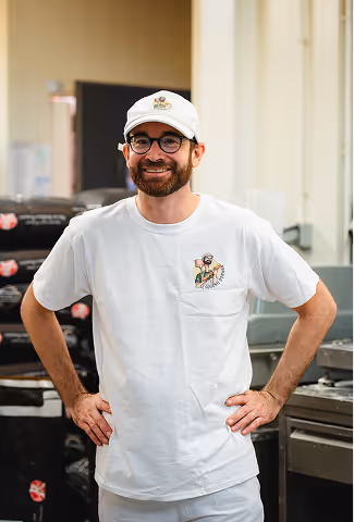 Portrait d'Erwan, dirigeant de la boulangerie Le Fournil d'Erwan