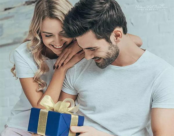  Best 1st Wedding Anniversary Gifts For Him