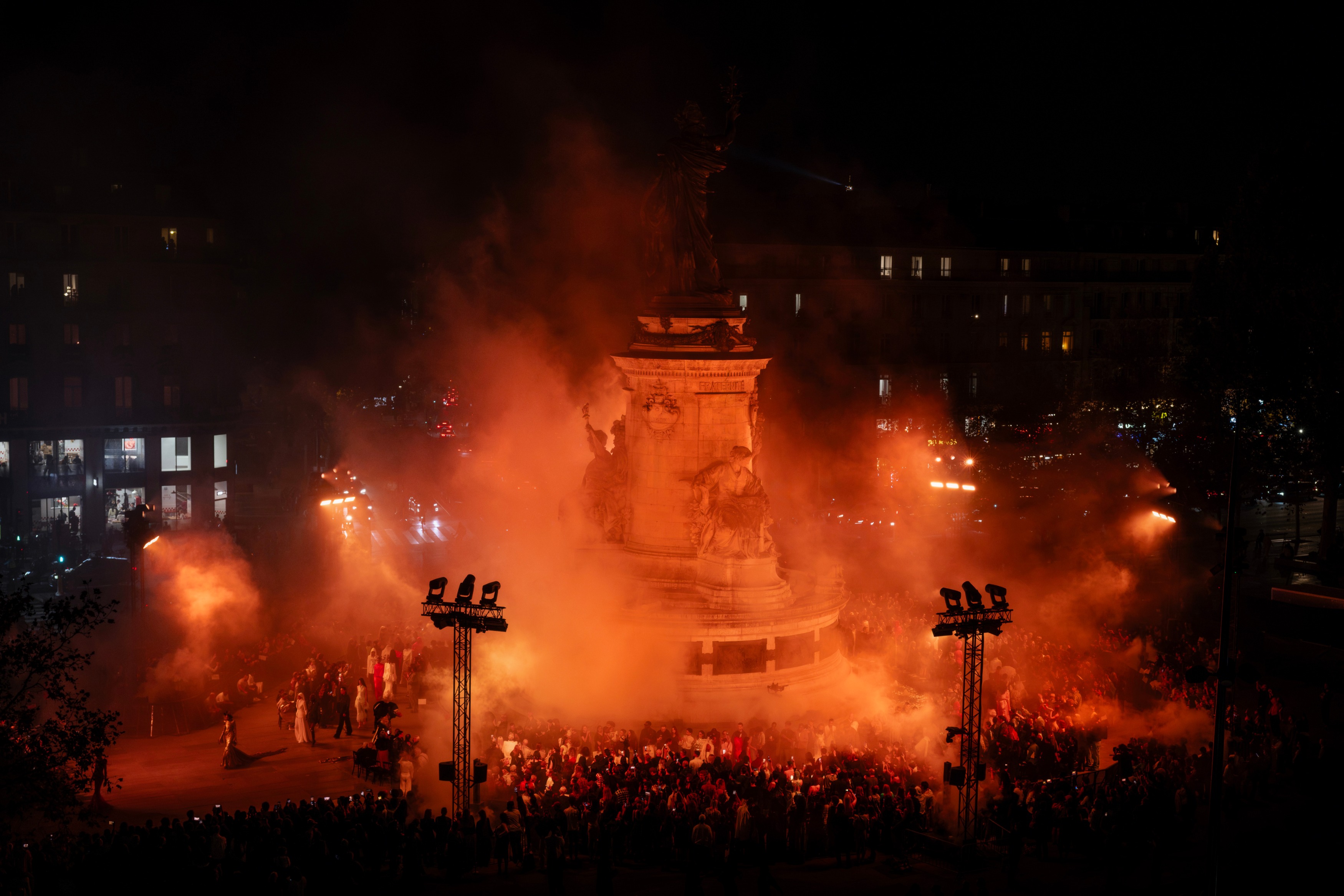 Matières Fécales S/S 2027 finale at Place de la République — © Ophélie Maurus