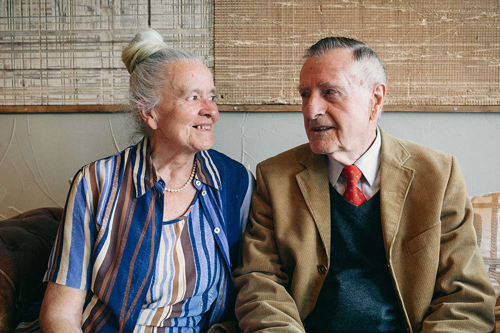 Lea and Georges, two Alterfin co-op members.