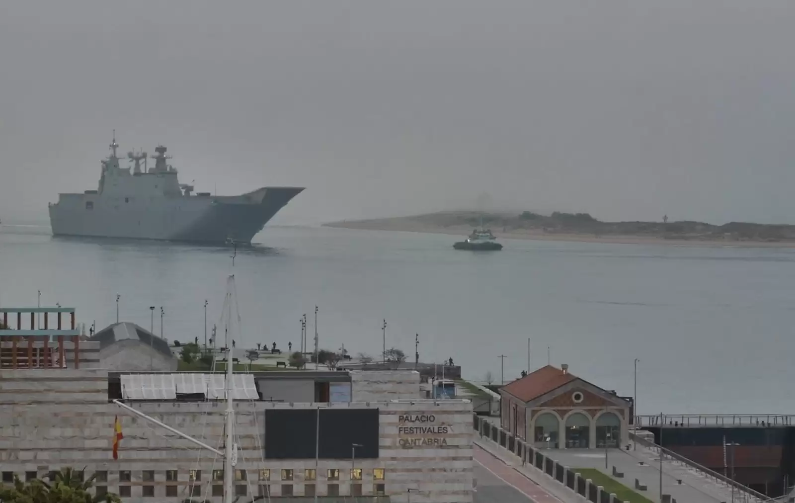 VISITA AL BUQUE PORTAAERONAVES JUAN CARLOS I (L-61)