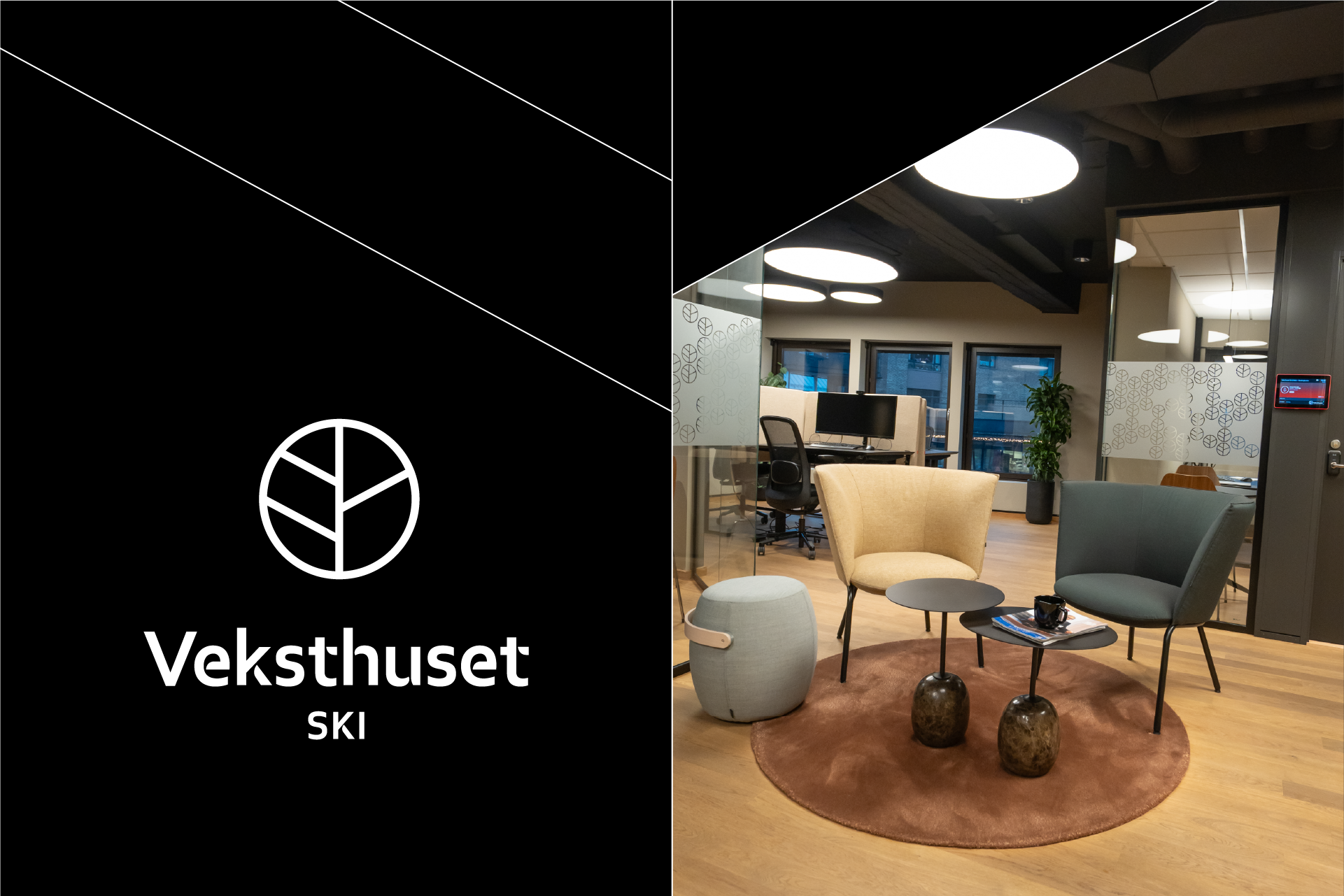 Moderne kontorlobby med to komfortable stoler, små bord på et brunt rundt teppe, med arbeidsstasjoner og store vinduer i bakgrunnen.