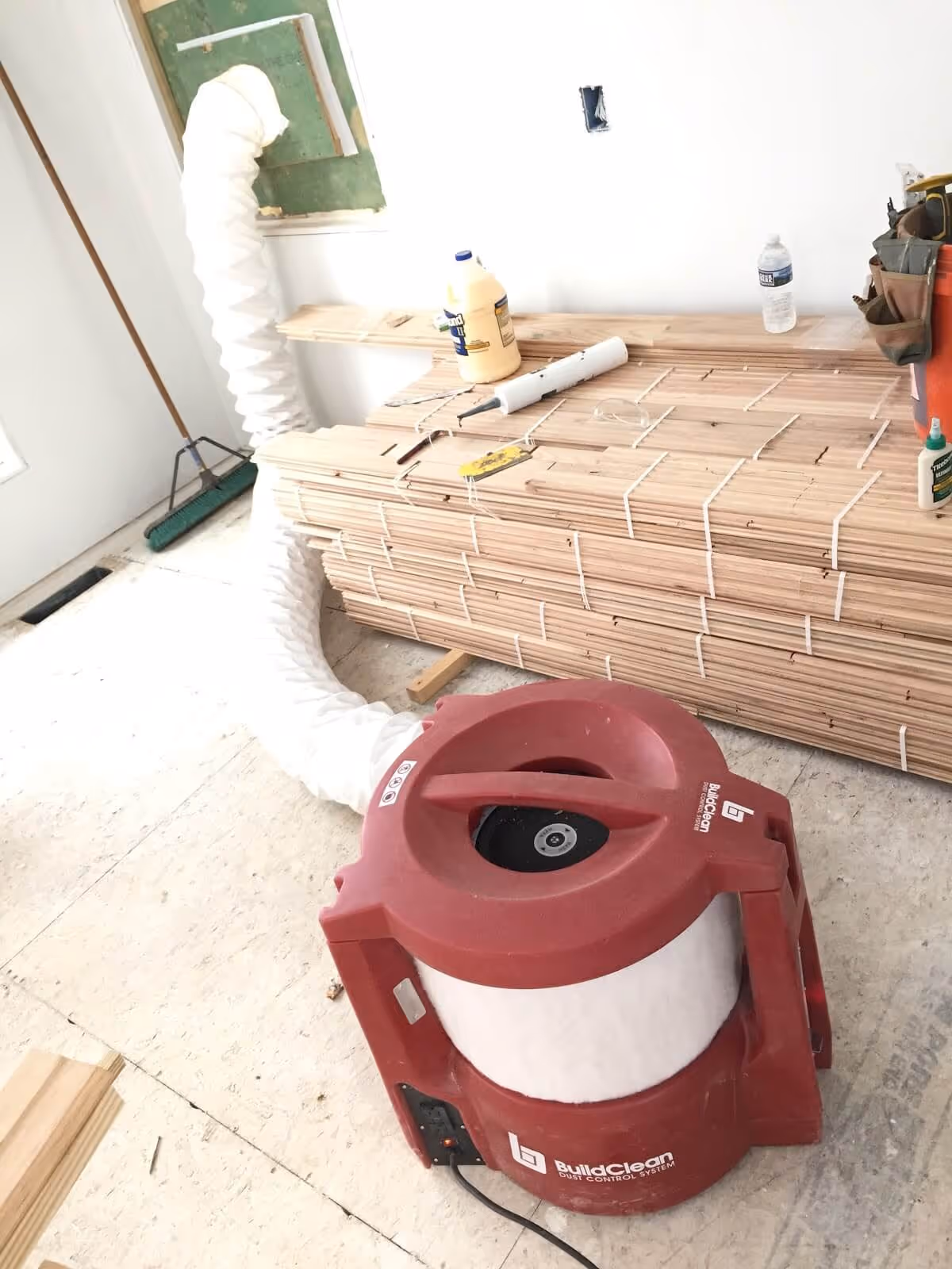 Low-dust floor restoration