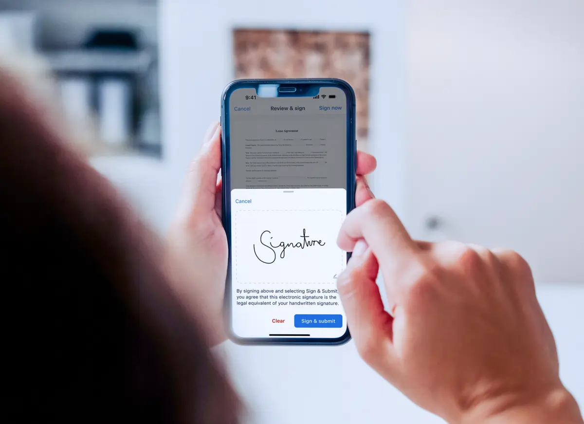 User signing a lease digitally