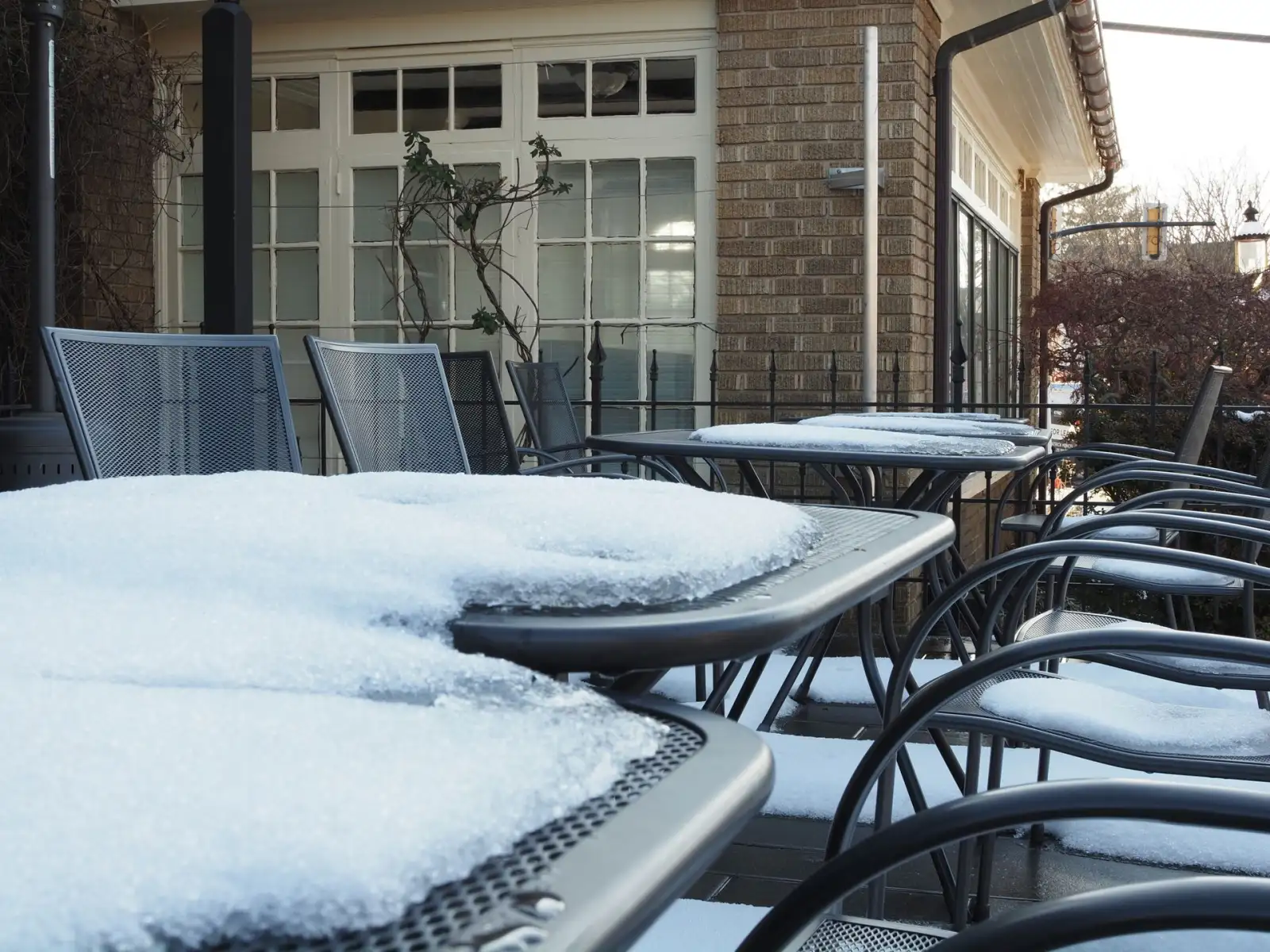 covered garden furniture 