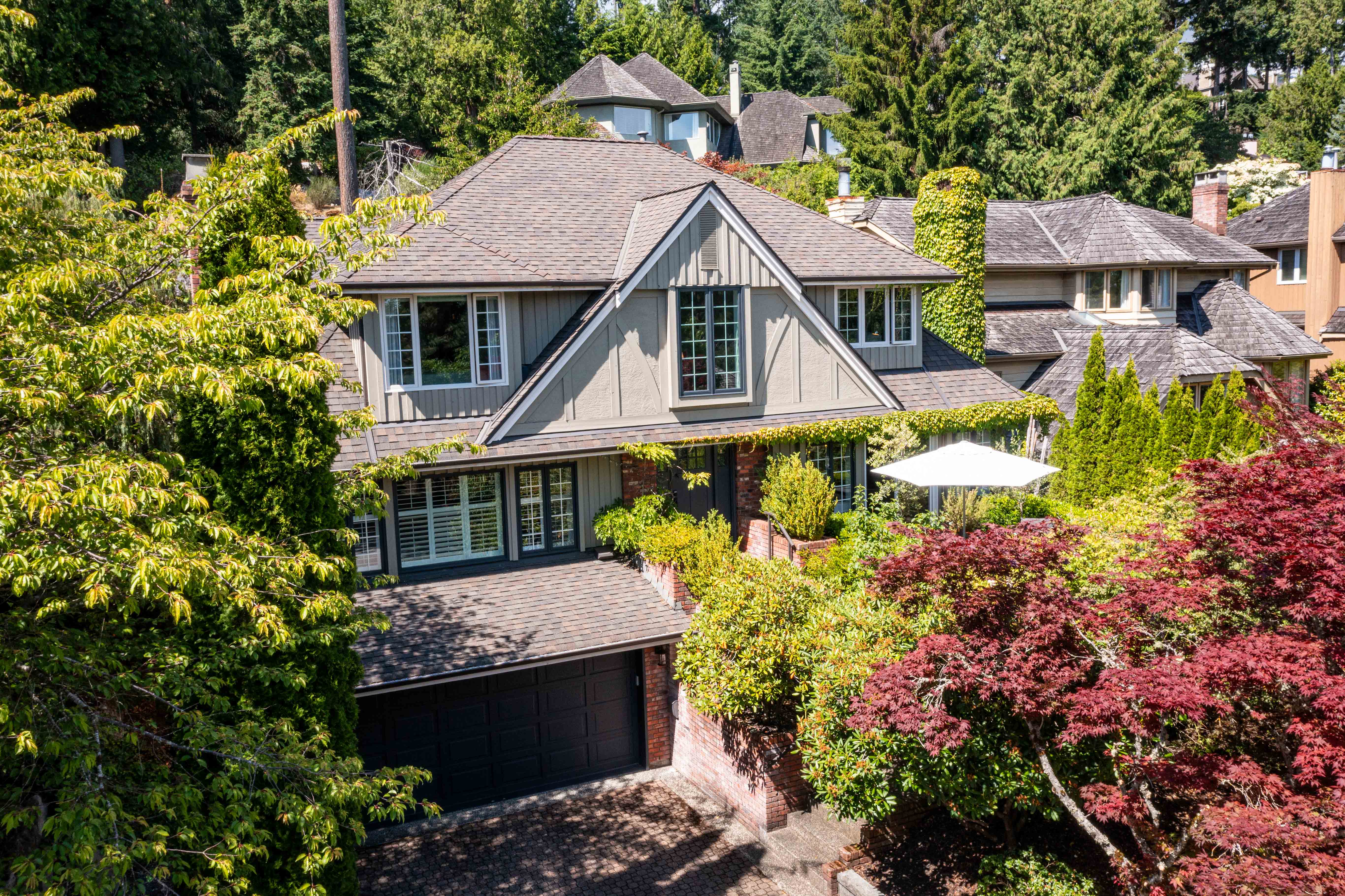 4817 Meadfeild Road, West Vancouver, B.C.