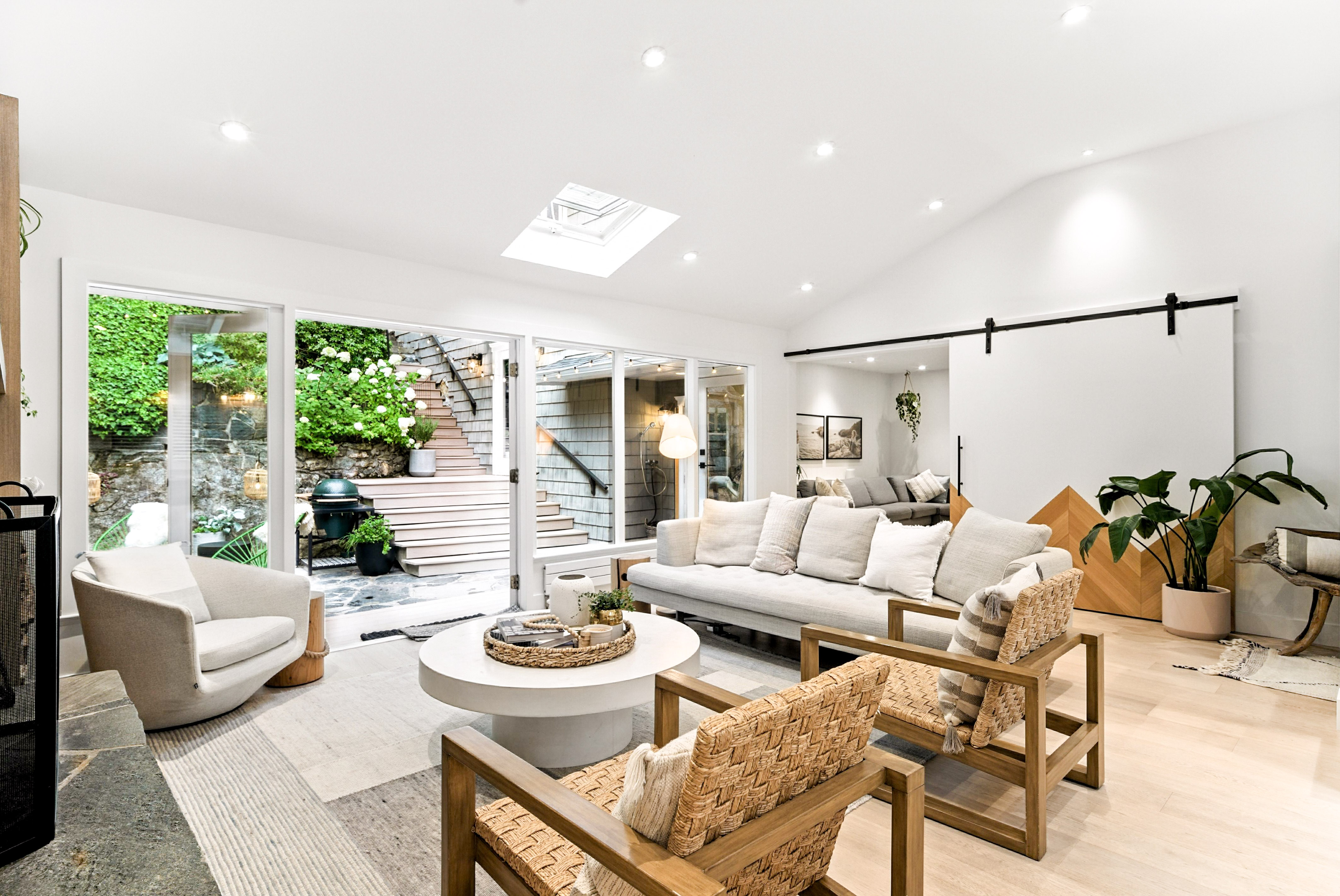 5621 Eagle Harbour Road, West Vancouver