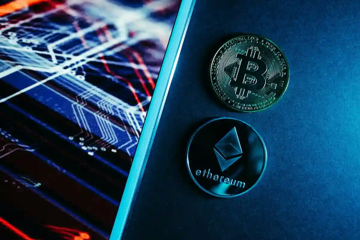Image of Bitcoin and Etherium coins