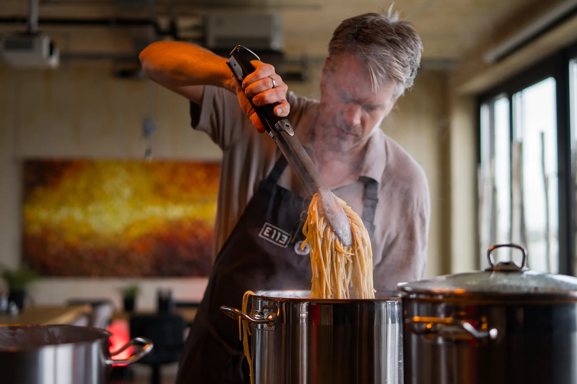 MACH besteht aus vier Komponenten: Microservices, API-first, Cloud-native und Headless.