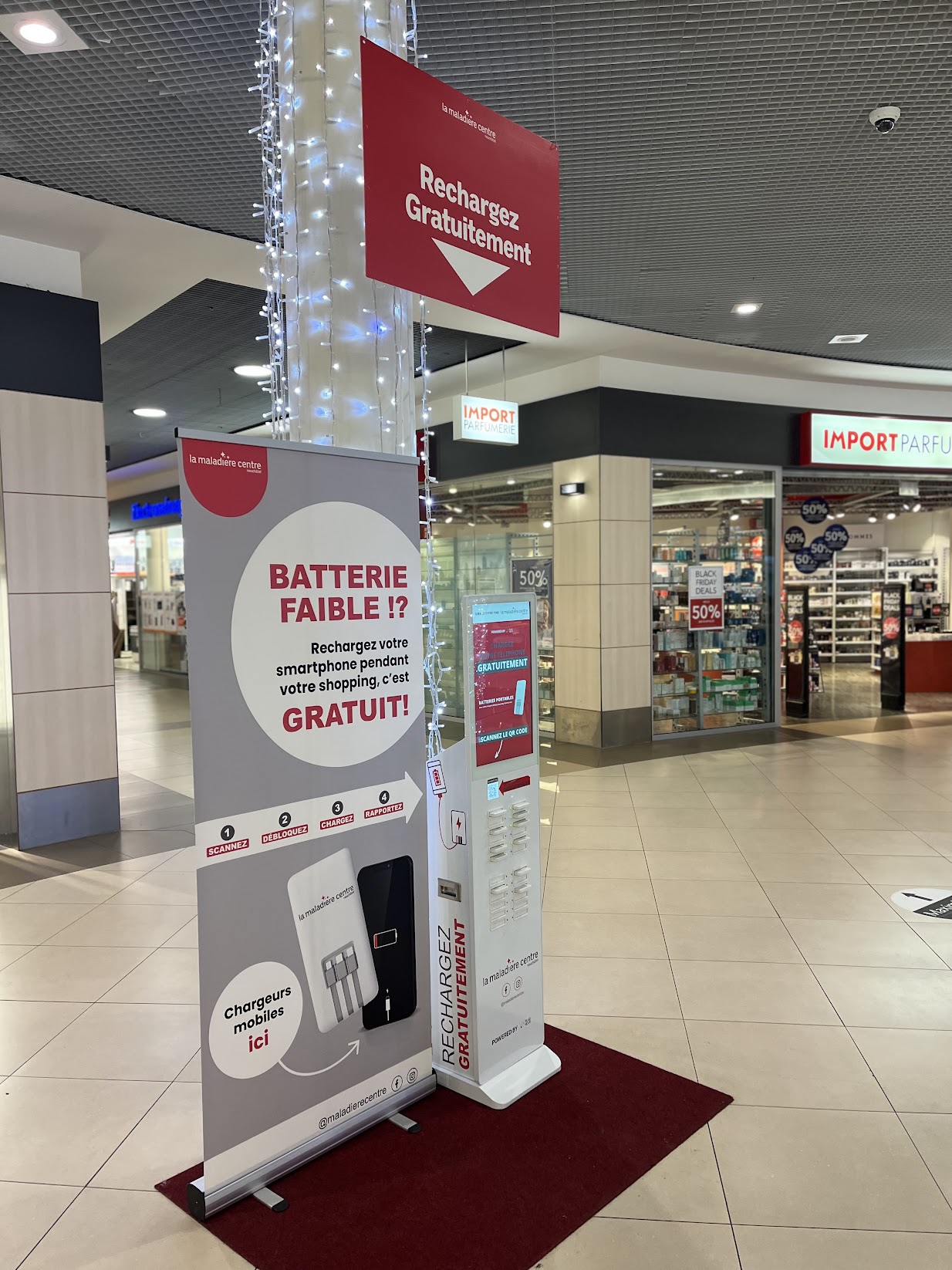 Borne batteries portatives dans un centre commercial