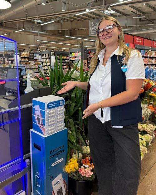 Borne recharge smartphone super U