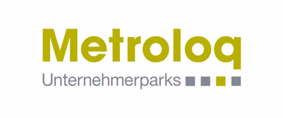 Metrolog Unternehmerparks Schriftzug mit vier farbigen Quadraten darunter.