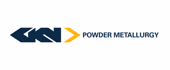 Logo von GKN Powder Metallurgy mit einem gelben Pfeil nach rechts neben dem dunklen Schriftzug.