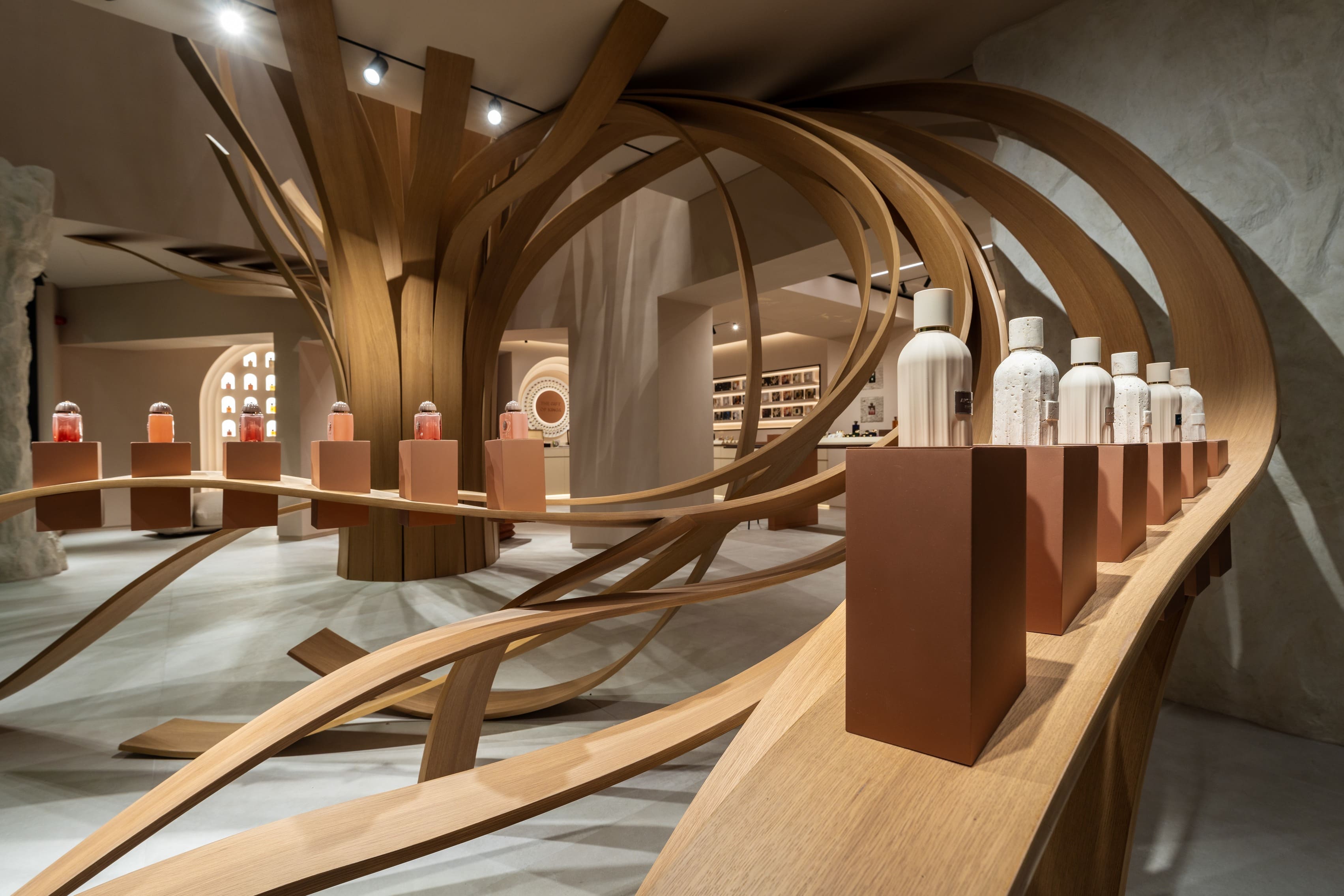 Héroïne's design strategy for Amouage luxury fragrance retail