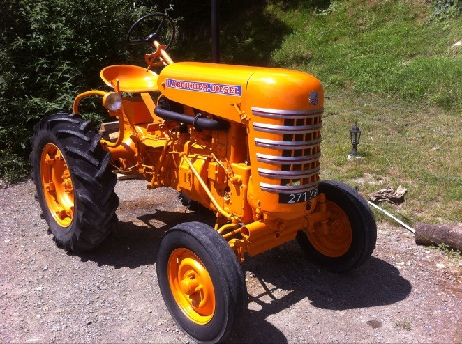 Tracteur Labourier