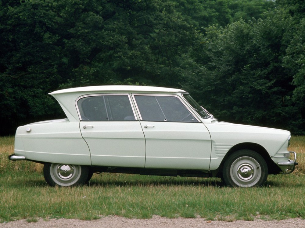 La Citroën Ami 6 de profil