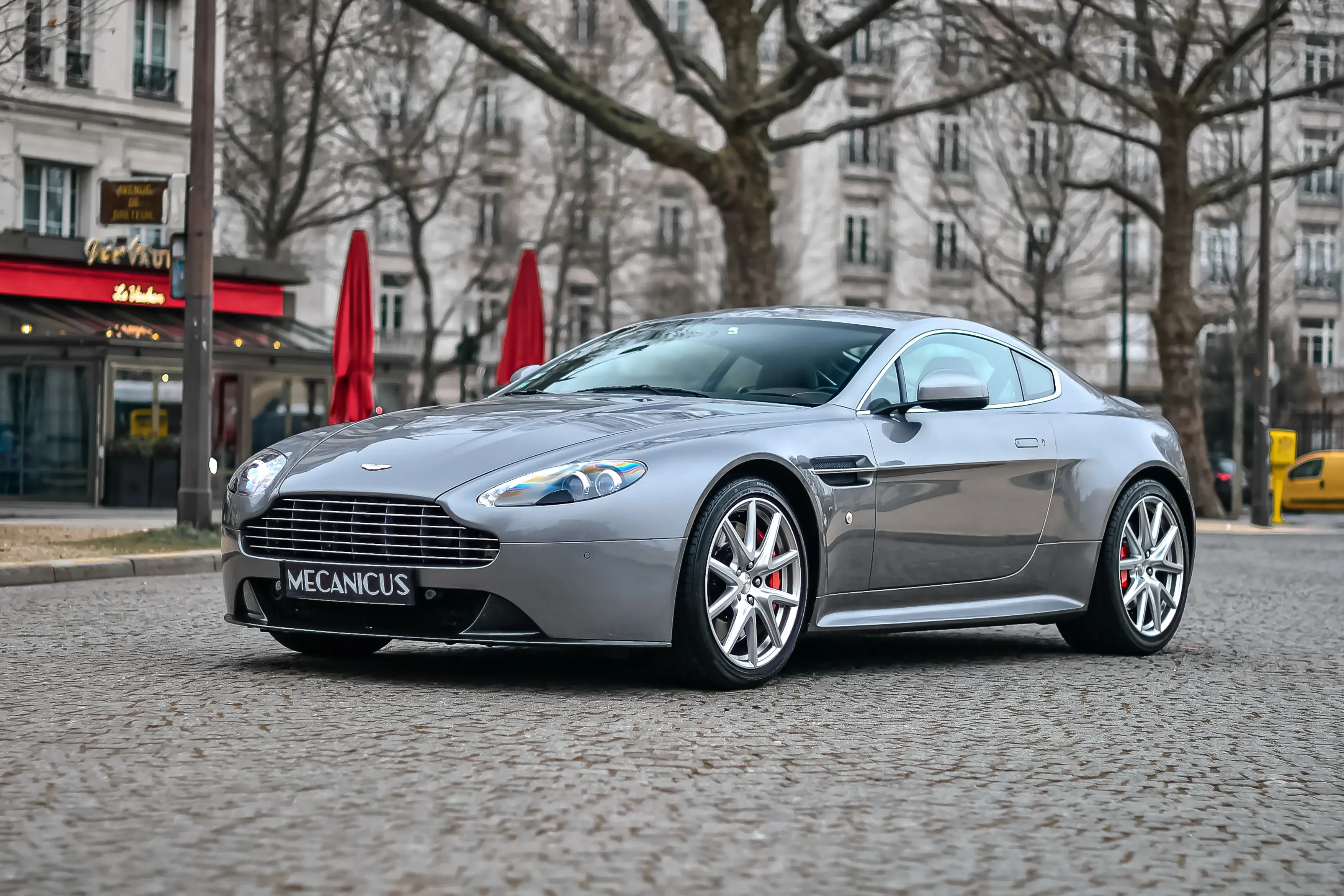 Aston Martin V8 Vantage S