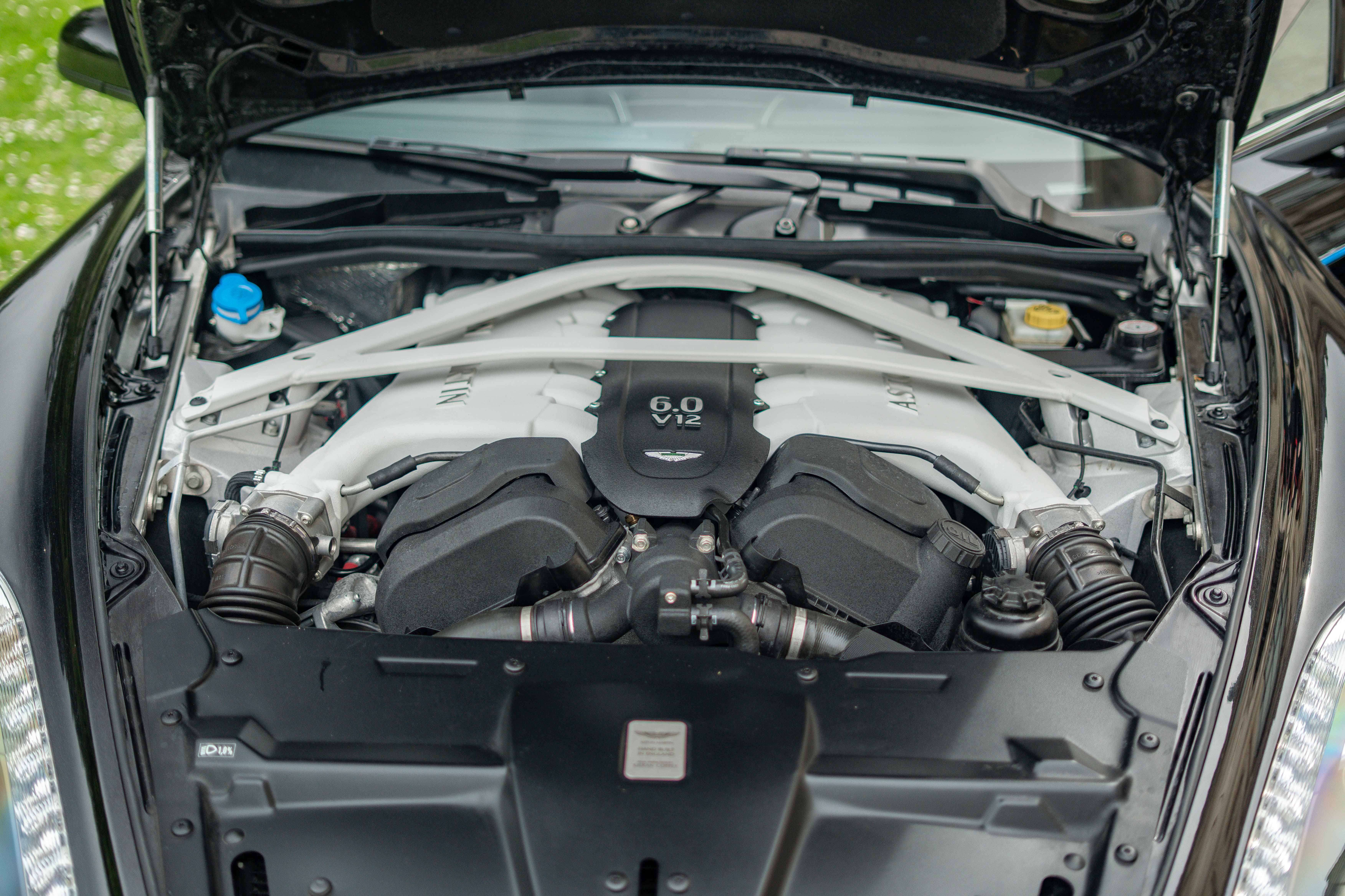 Aston Martin Rapide Noire Mecanicus Paris