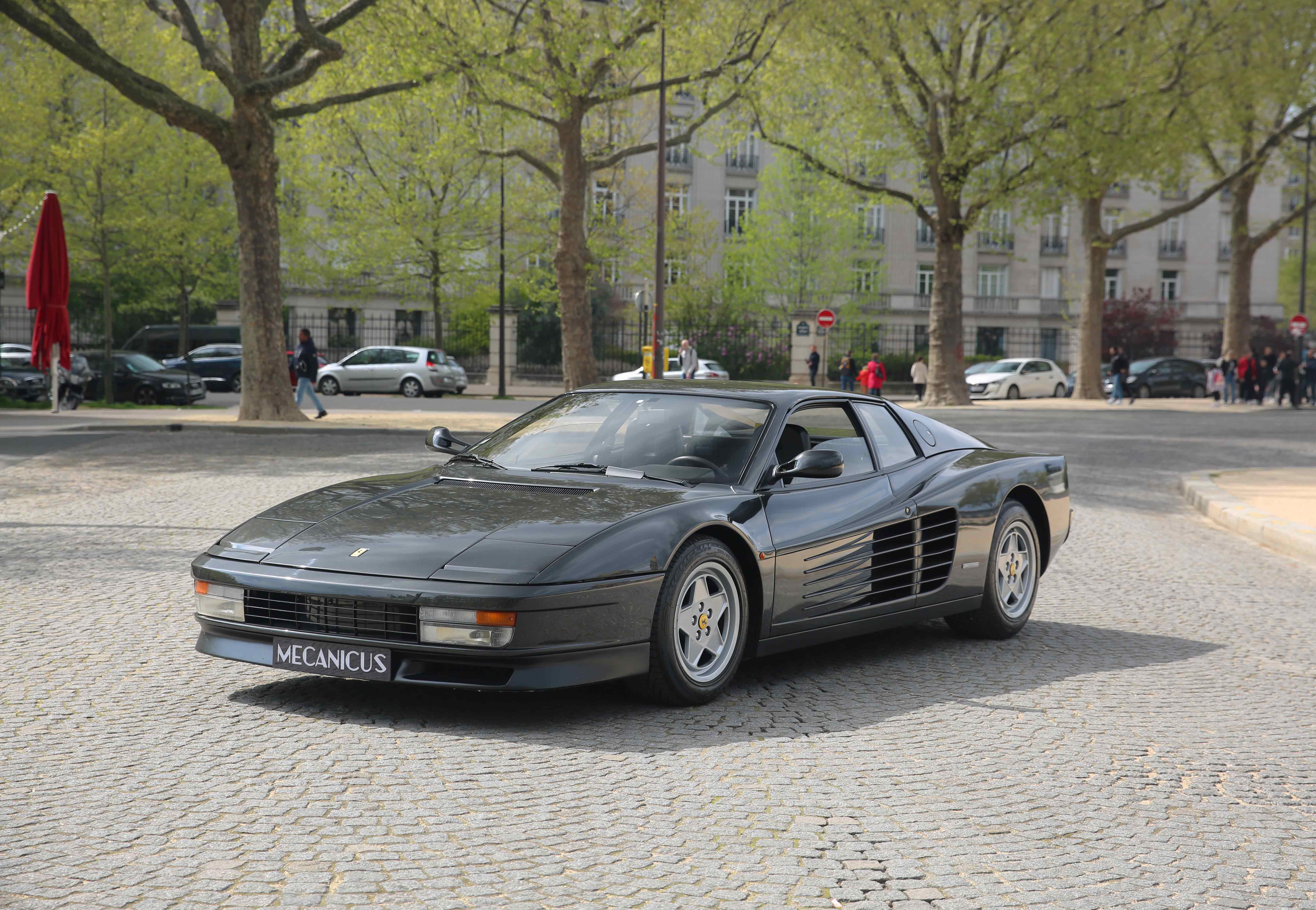 Ferrari Testarossa Noire Mecanicus Paris