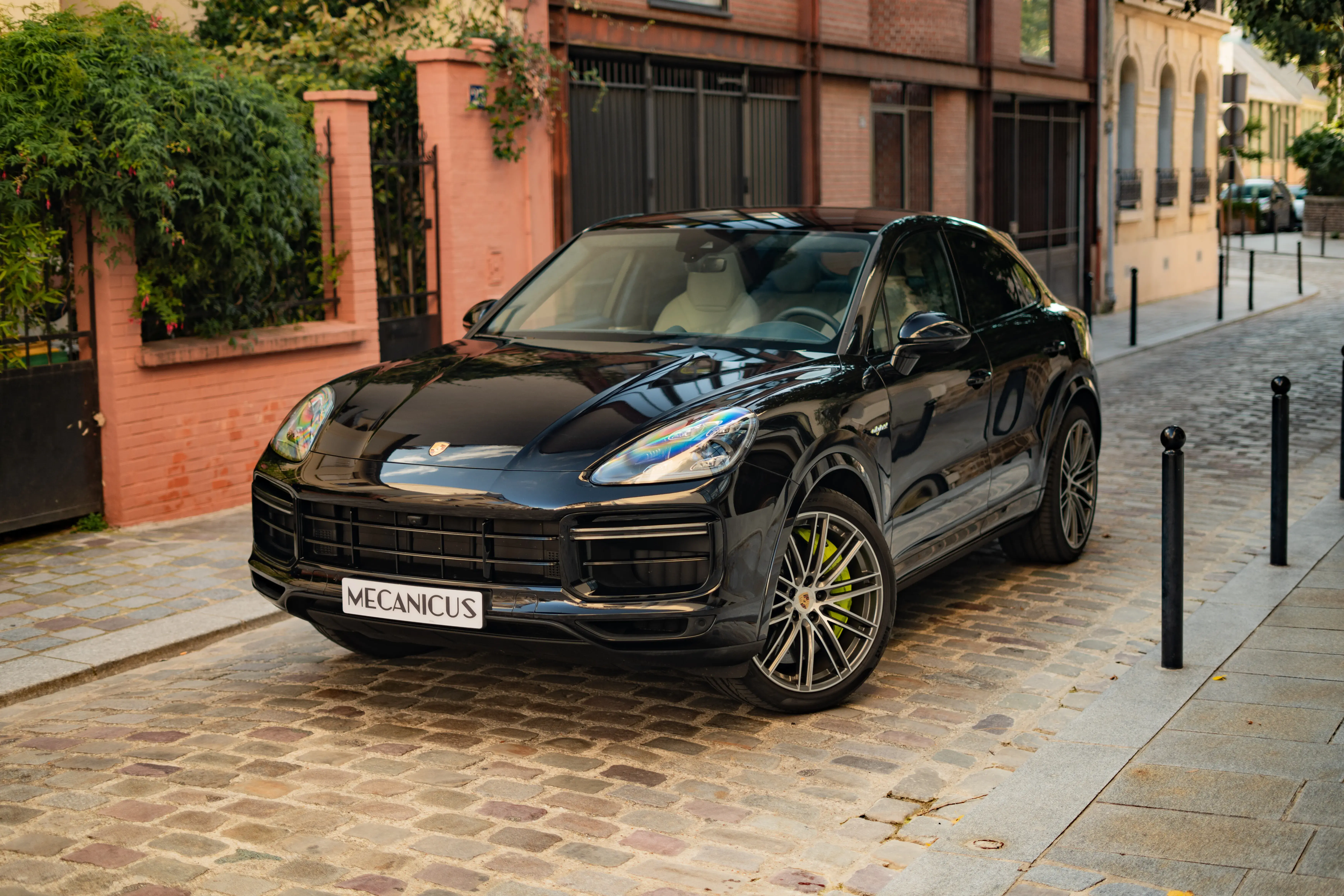 Porsche Cayenne Turbo S Coupe E-Hybride Mecanicus Paris