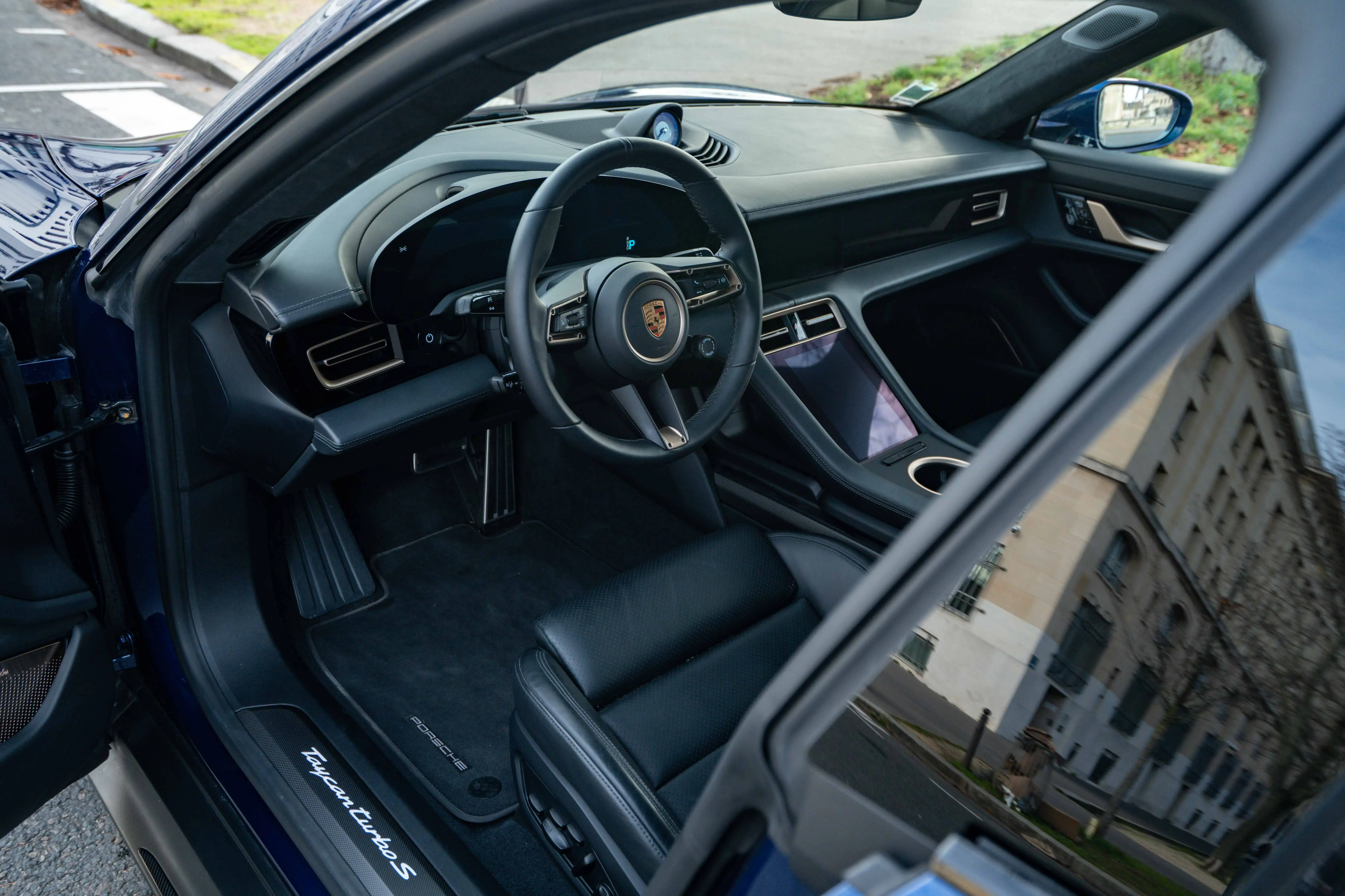 Porsche Taycan Turbo S Bleu Gentiane Métallisé Mecanicus Paris