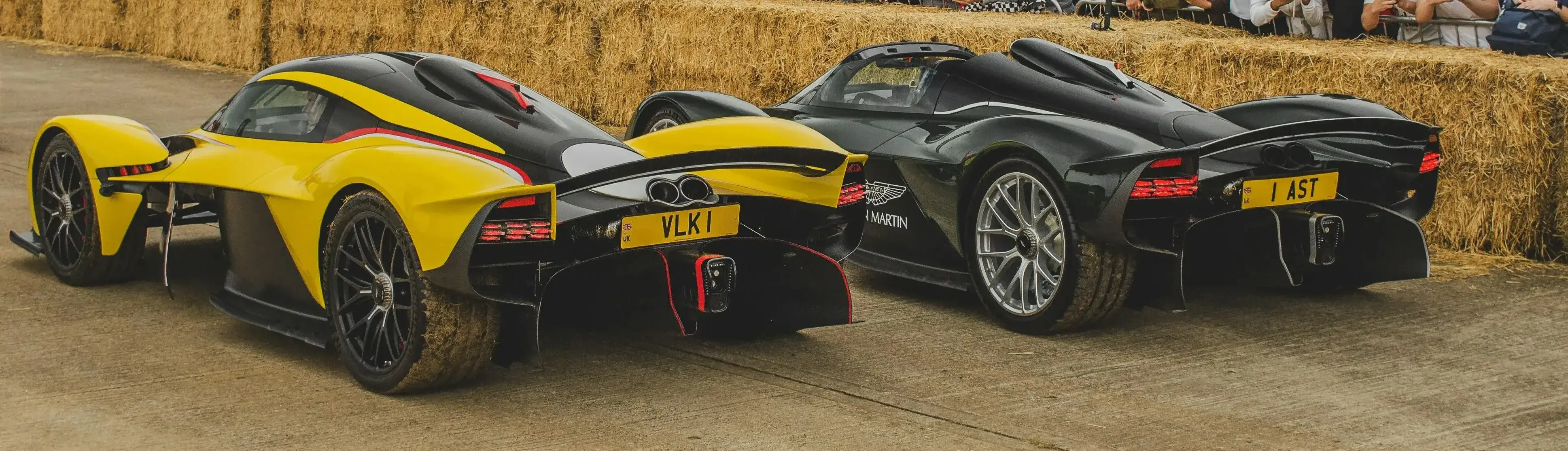 Aston Martin Valkyrie Mecanicus Paris