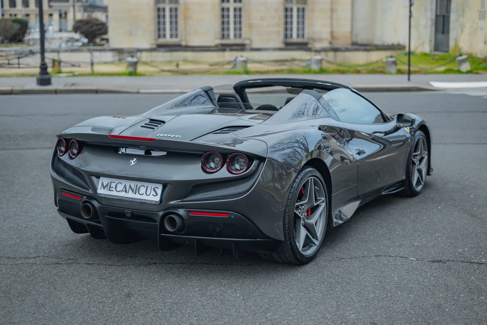 Ferrari F8 Spider Gris Mecanicus Paris
