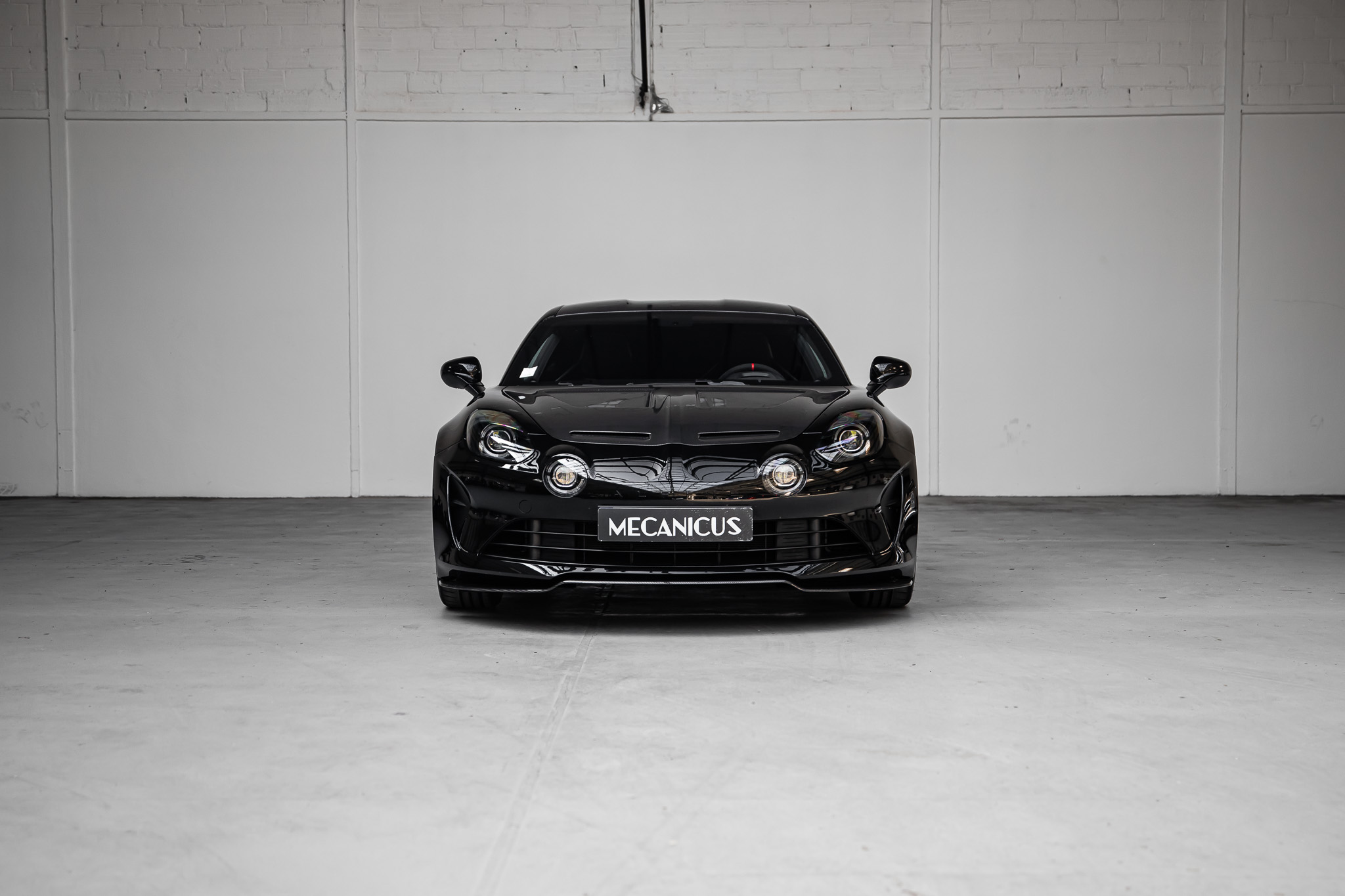 Alpine A110R *Deep Black / As new*