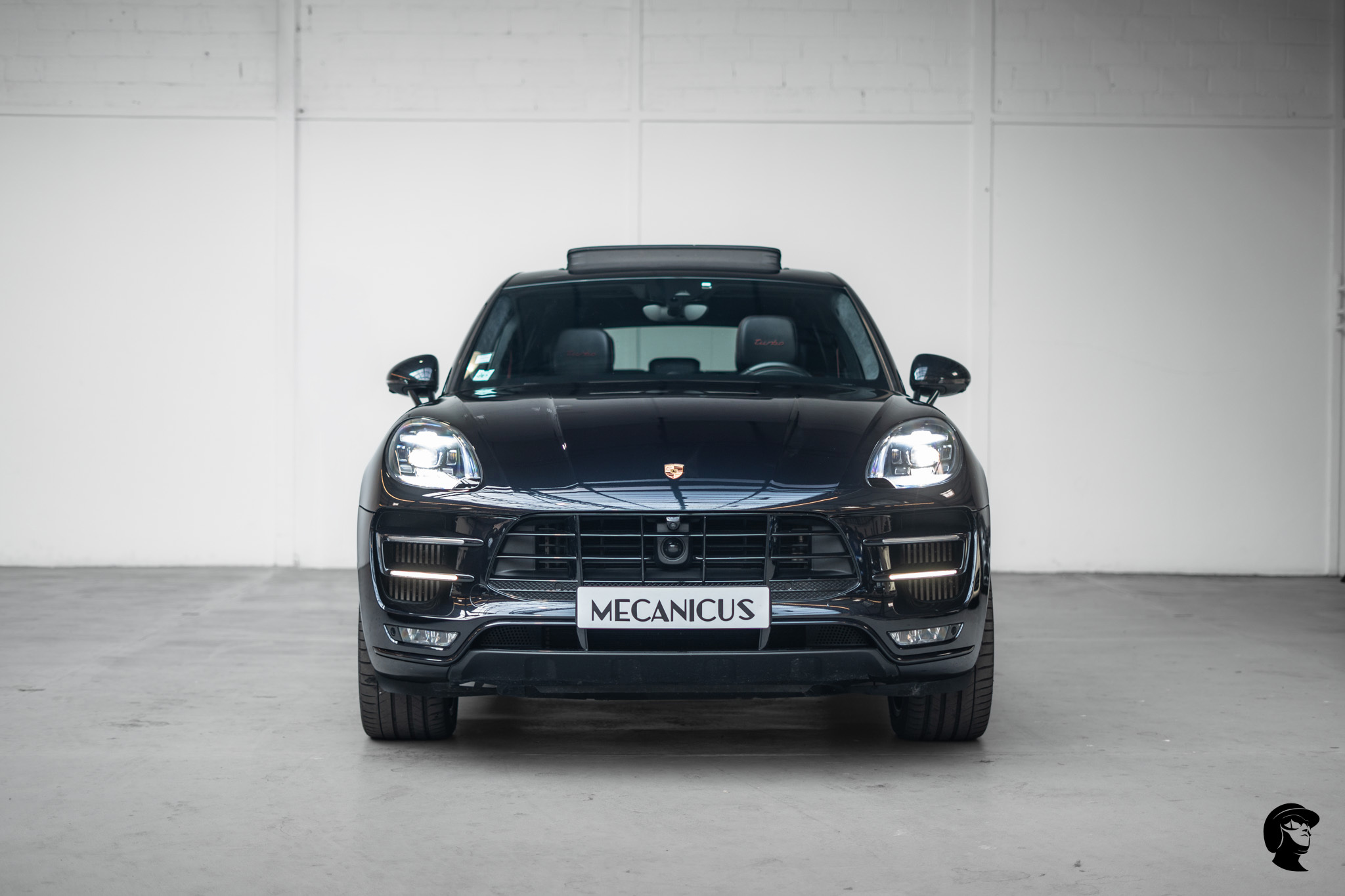 Porsche Macan Turbo Performance Package *Clear history / Fully loaded*