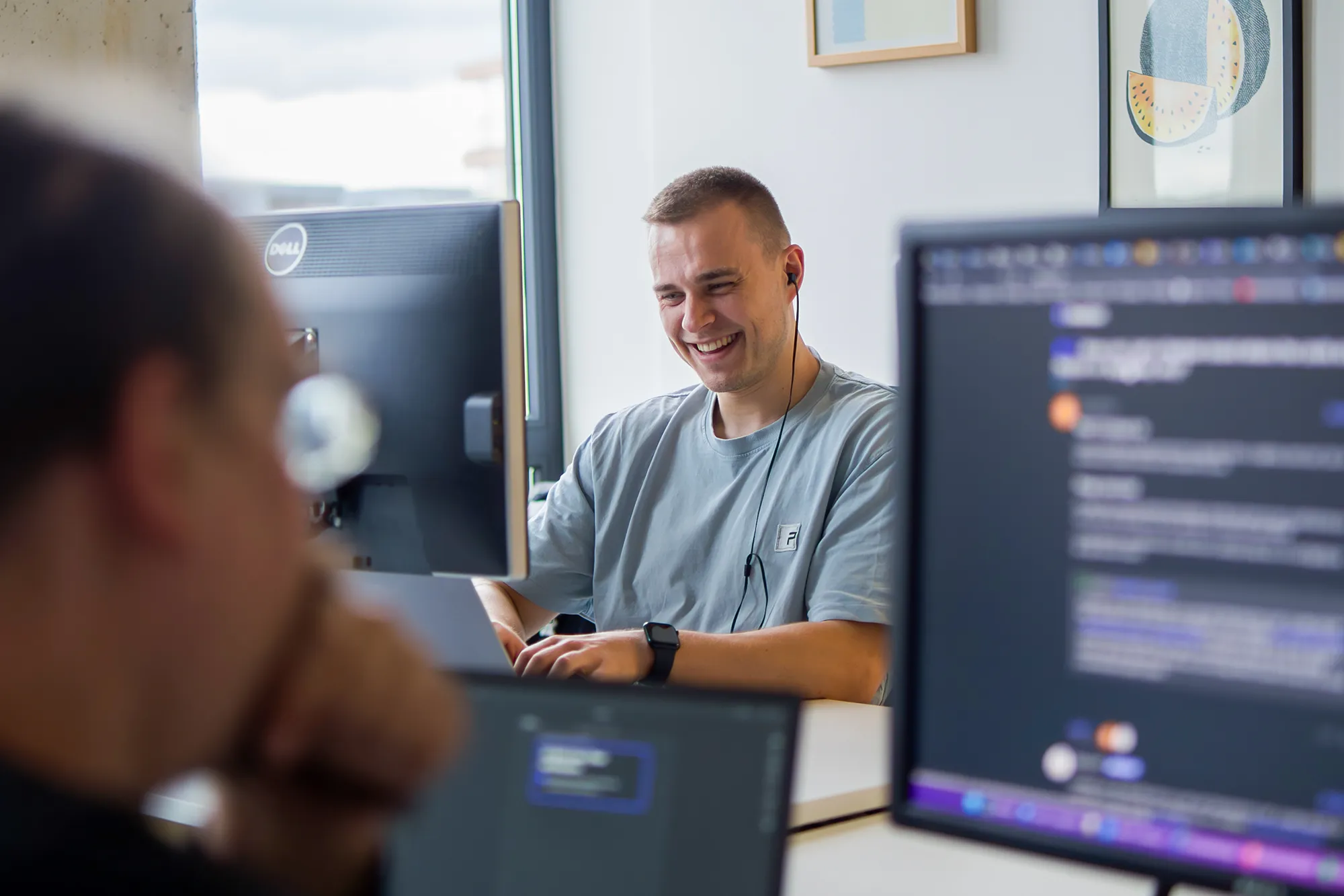 In unseren Kundenprojekten setzen wir die passenden Technologien ein - mit MACH und AI.