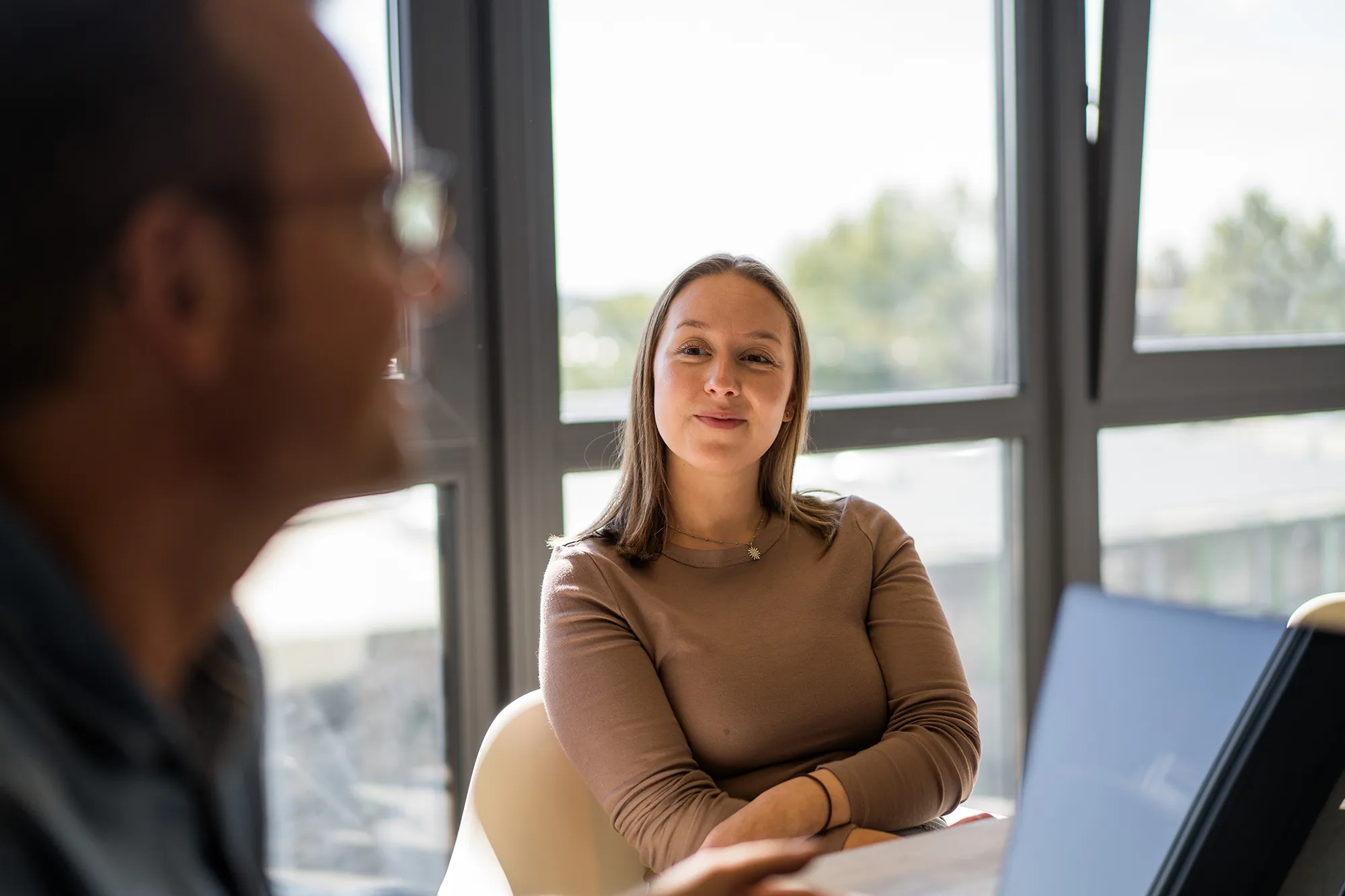 Unser Team tauscht sich im Rahmen eines PIM-Projekts zu optimalen Produkttexten aus.