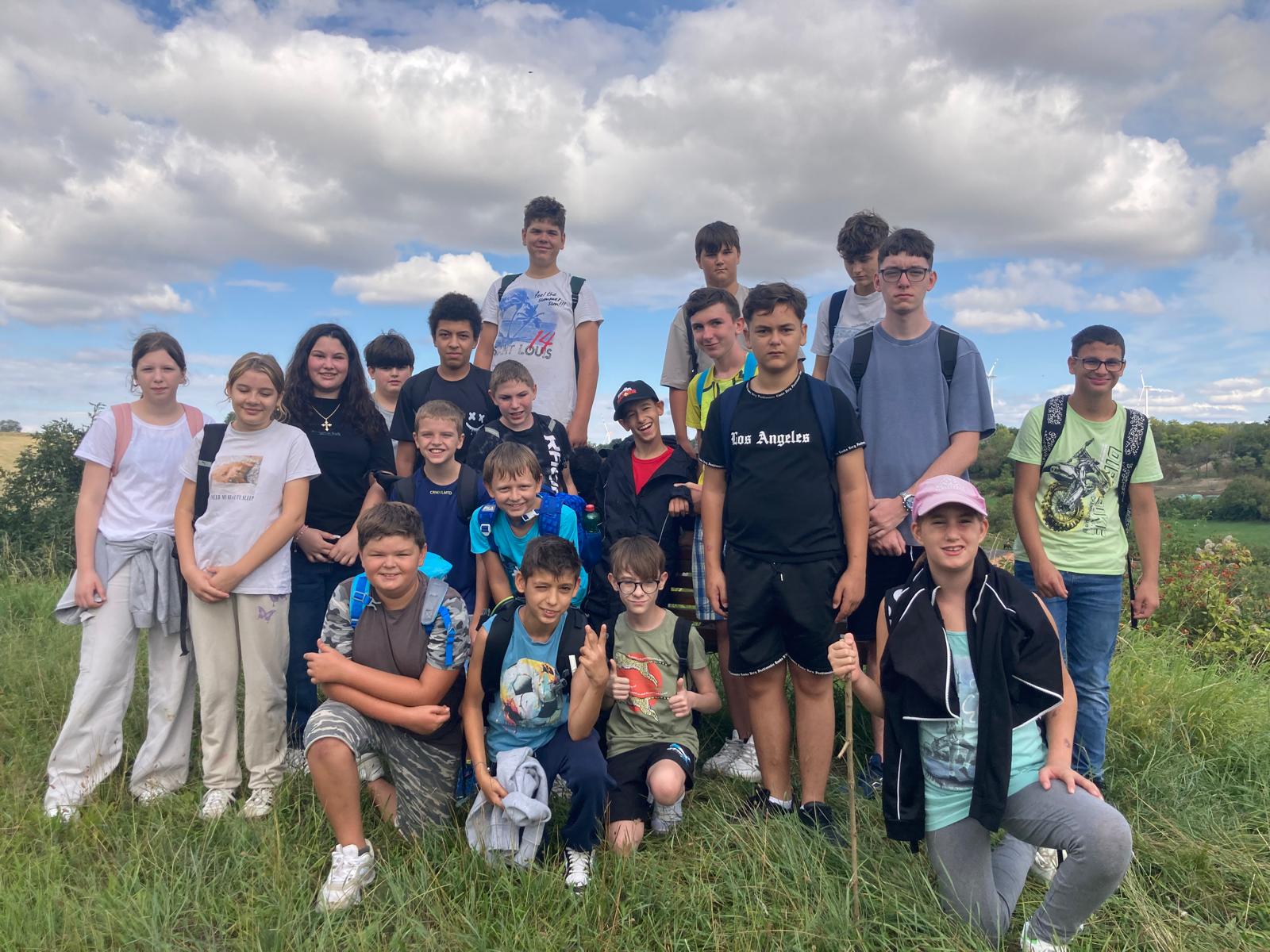 Wanderung der 4. und 6. Klasse zum Gugelhupfberg 