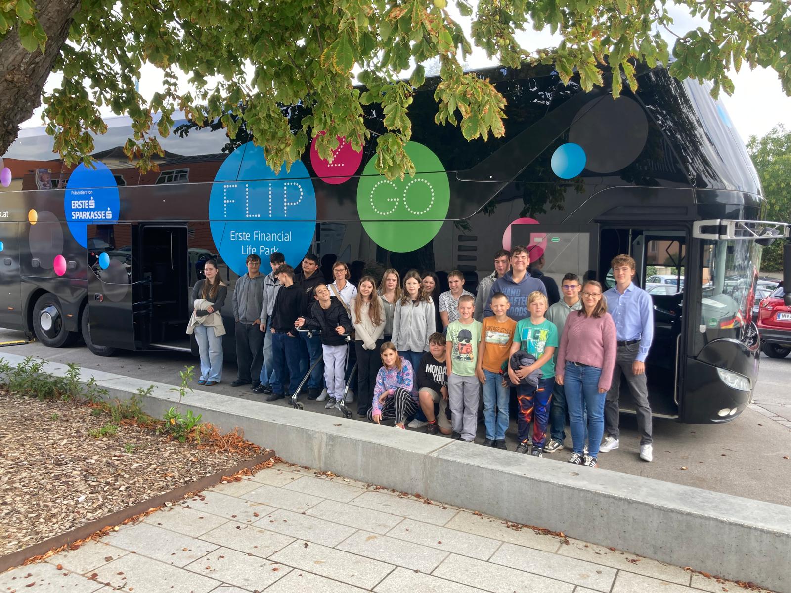 💶🚌 Finanzbus bei uns an der Schule!