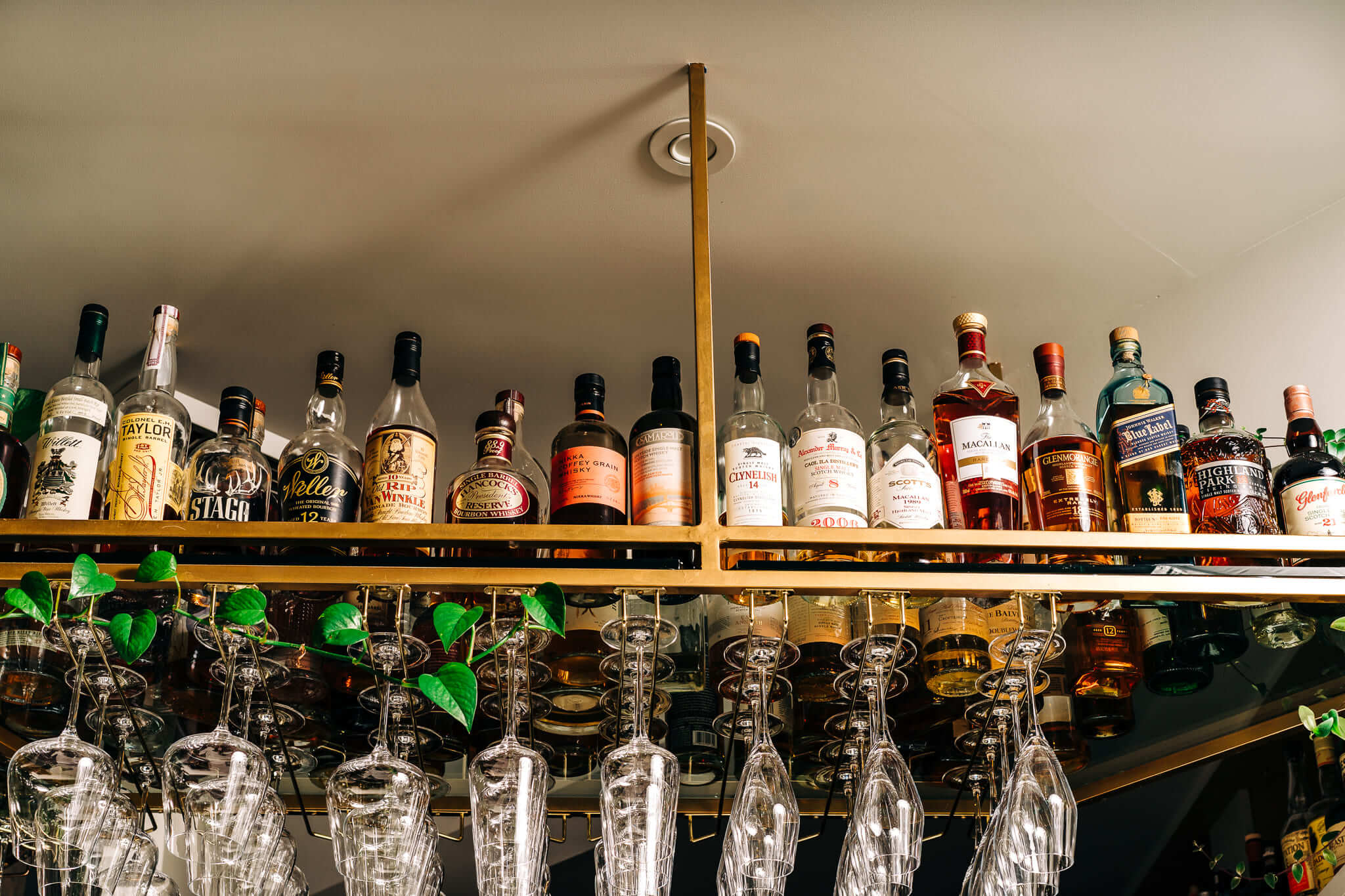 Allora Sacramento bar