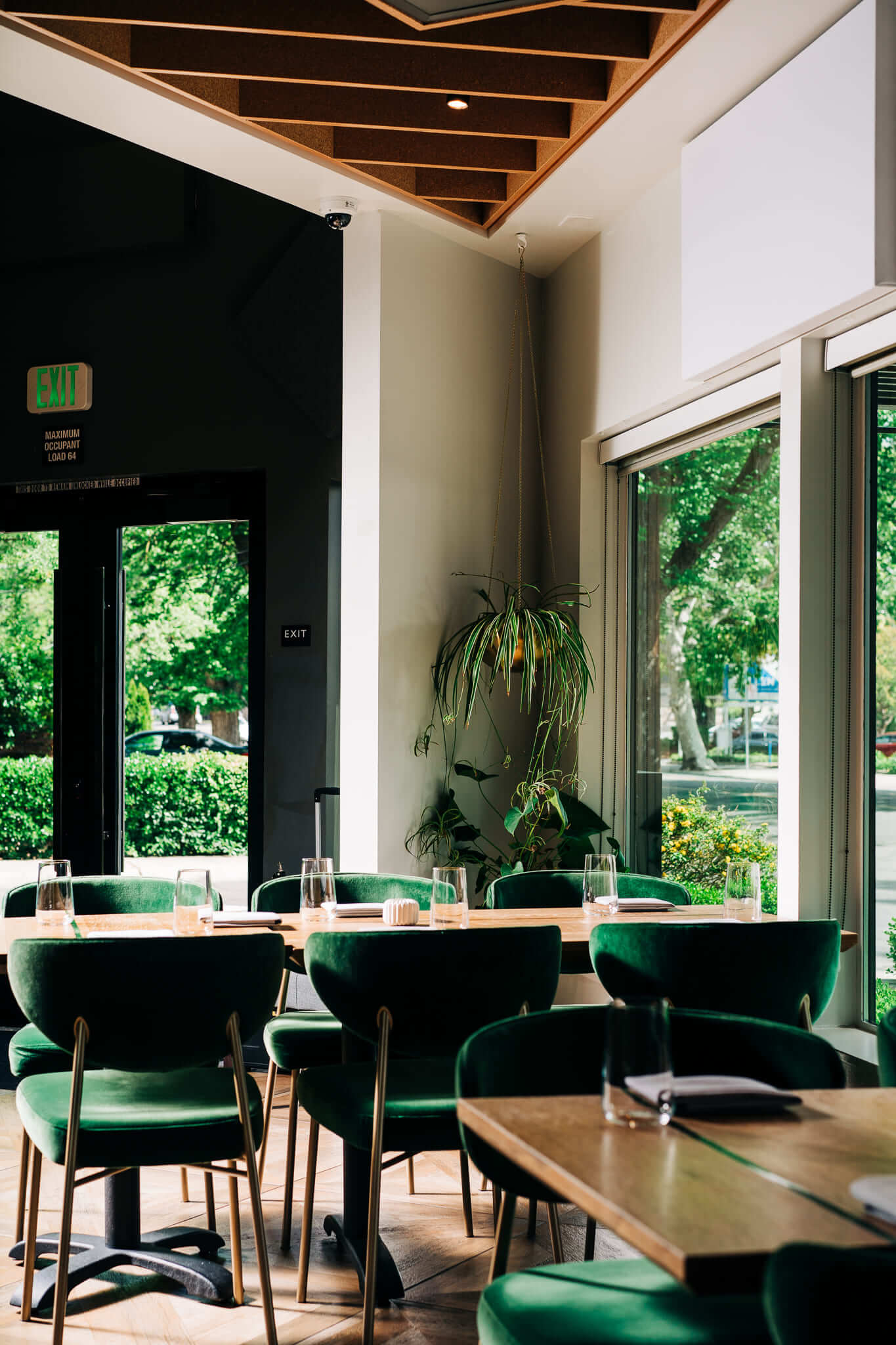 allora-romantic-dining-room