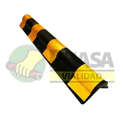 Un esquinero de pared negro y amarillo, mostrando productos de vialidad diseñados para proteger esquinas de daños por impactos.