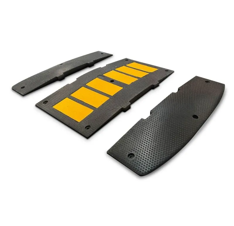 Imagen de reductores de velocidad Safety Phasa de color negro usados para brindar seguridad en espacios viales