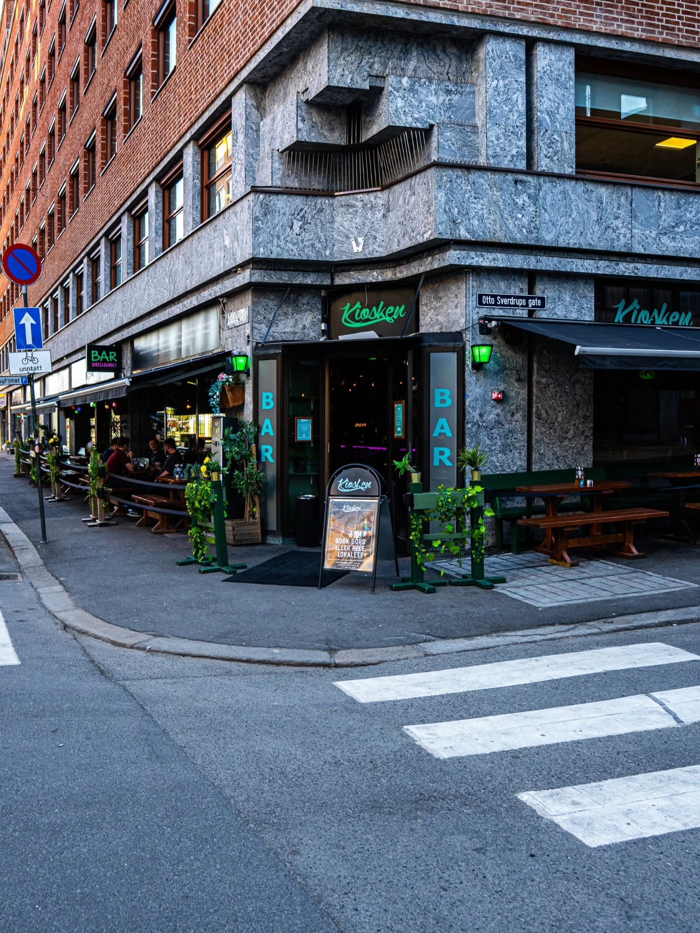 Intim bar i Oslo sentrum med uteservering